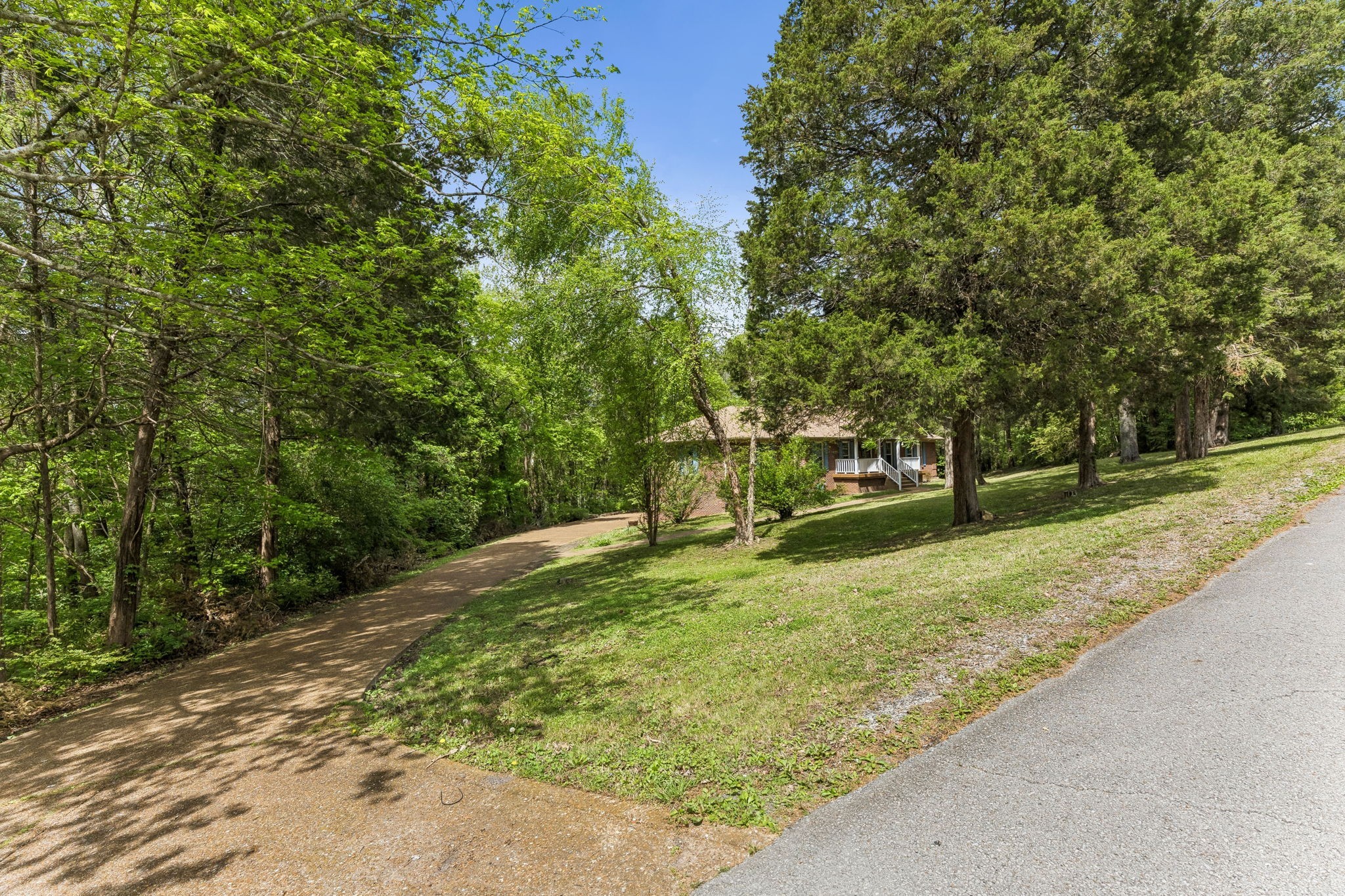 3rd image of 1912 Graceland Dr, Goodlettsville, TN 37072 | MLS# 3312654
