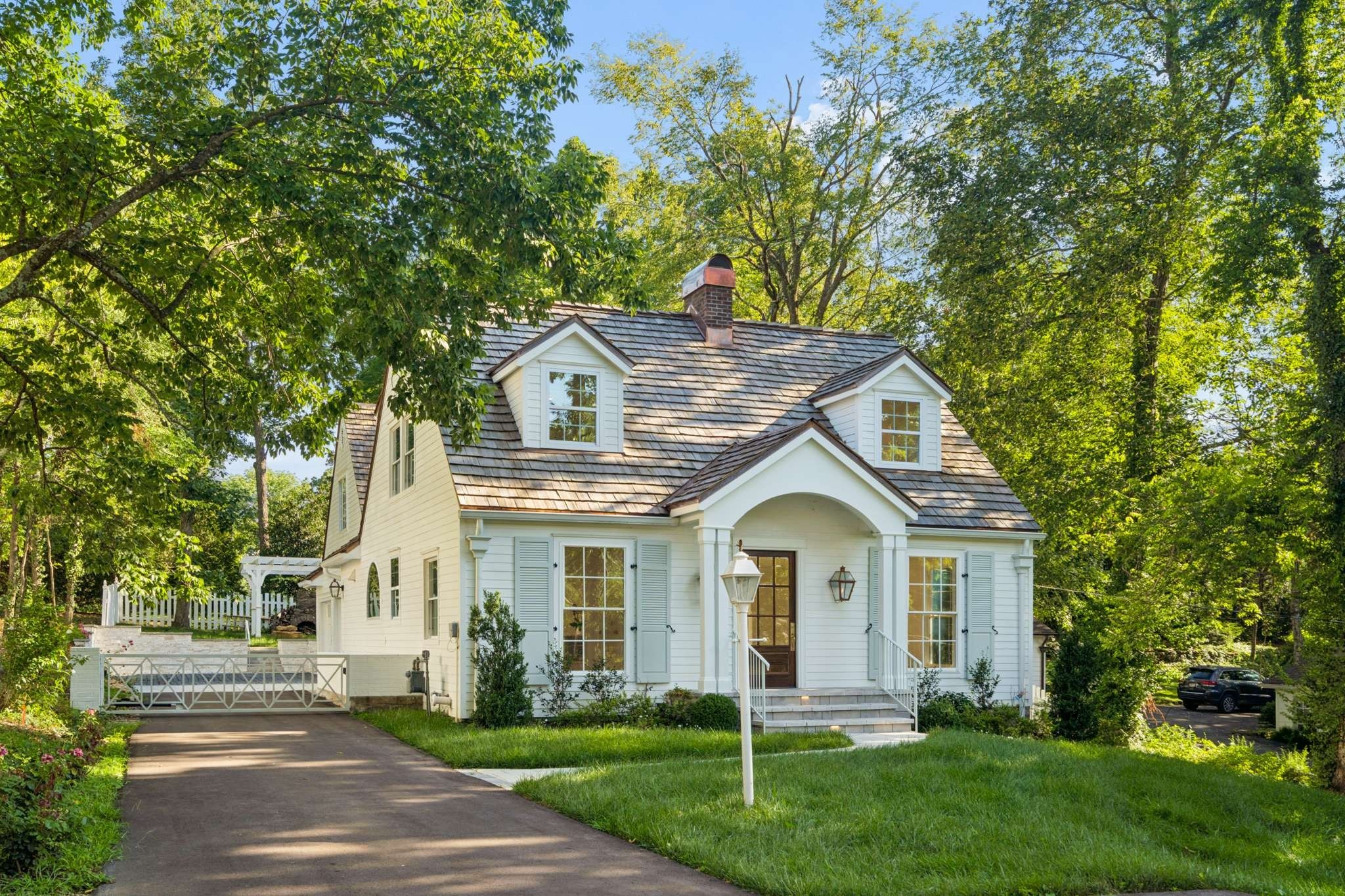 2nd image of 4401 Iroquois Ave, Nashville, TN 37205 | MLS# 3431182
