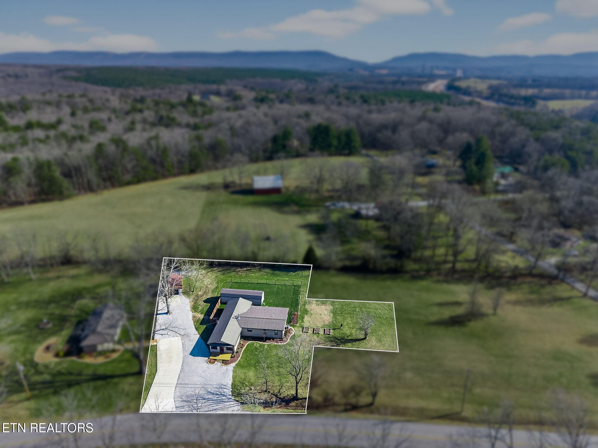 2nd image of 2490 Chestnut Hill Rd, Crossville, TN 38571 | MLS# 3320127