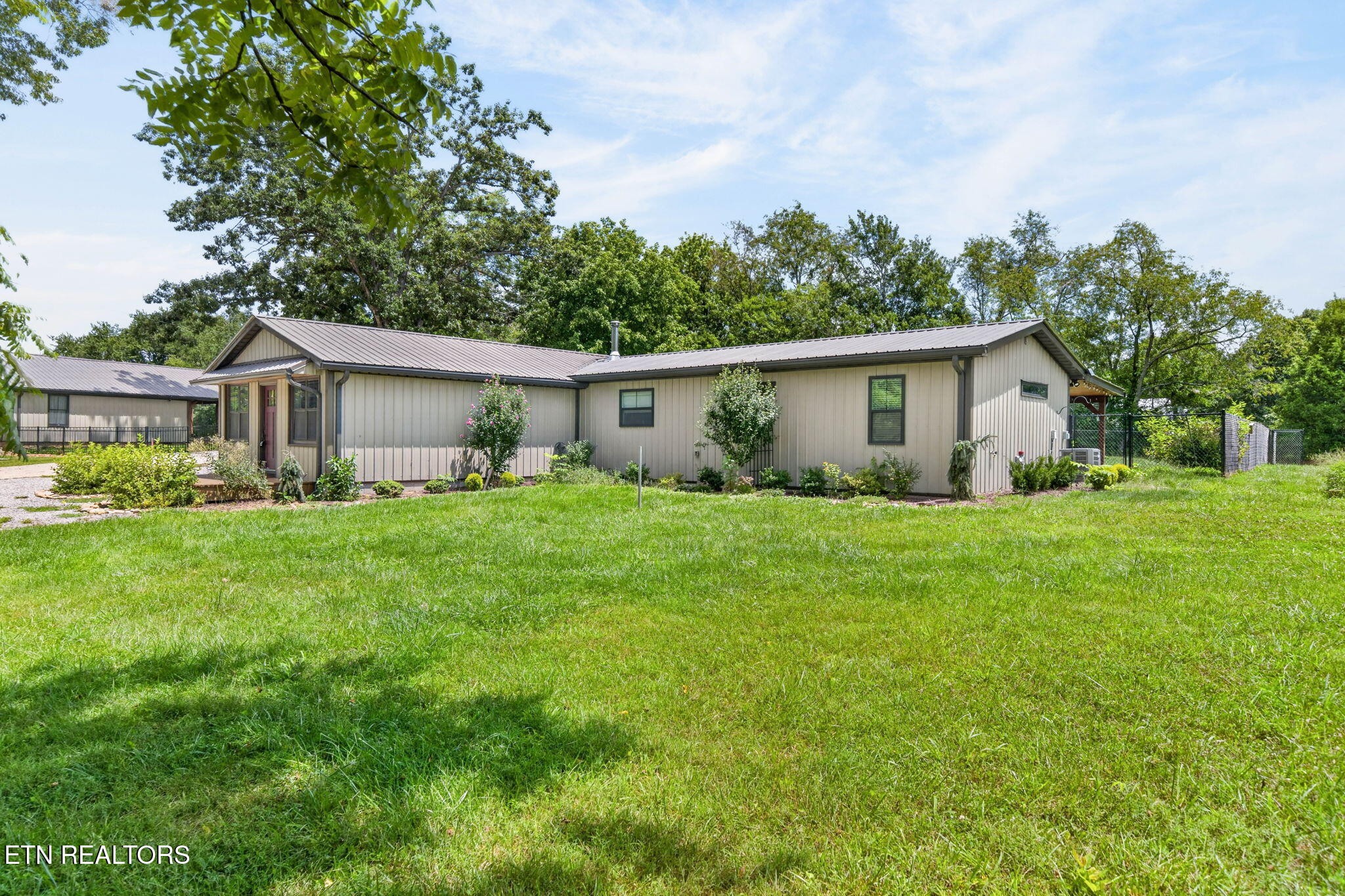 3rd image of 2490 Chestnut Hill Rd, Crossville, TN 38571 | MLS# 3320127