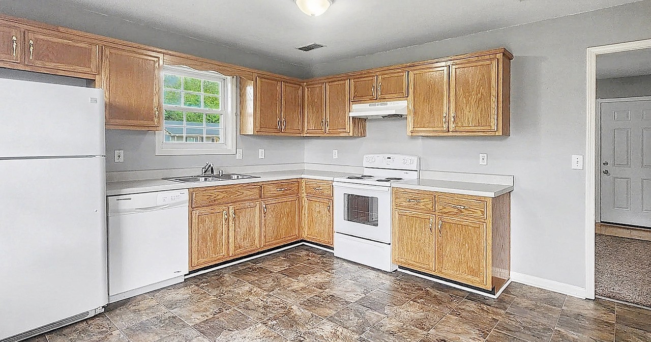 5th image of 1126 Keith Avenue, Oak Grove, KY 42262 | MLS# 3322530
