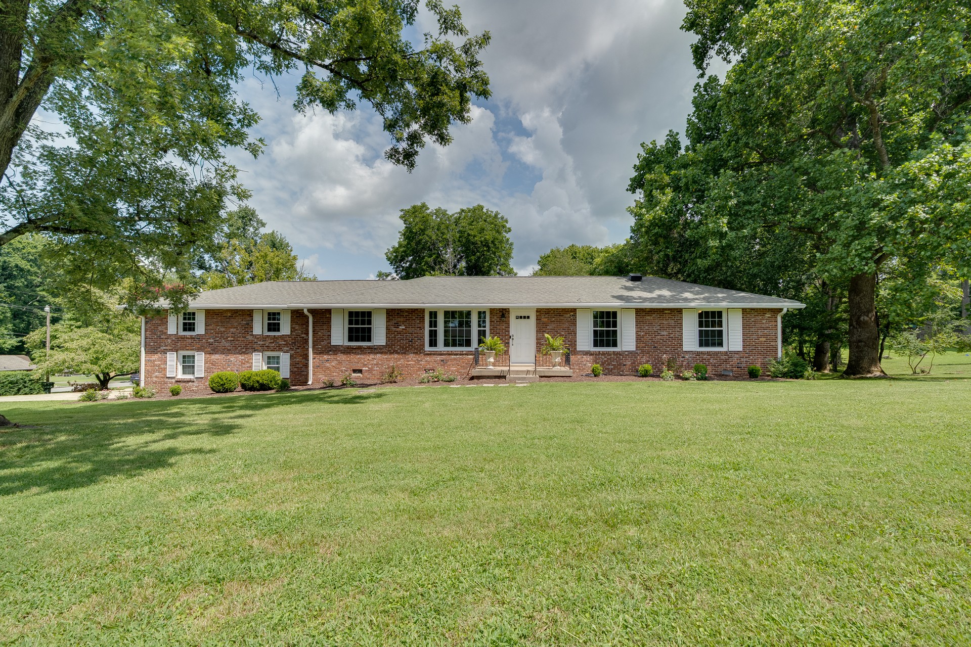 2nd image of 408 Hillview Dr, Mount Juliet, TN 37122 | MLS# 3335341