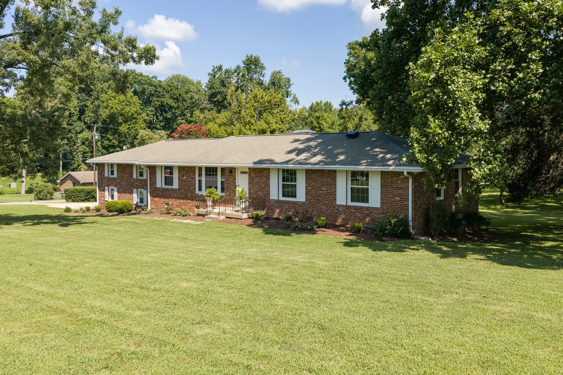 3rd image of 408 Hillview Dr, Mount Juliet, TN 37122 | MLS# 3335341