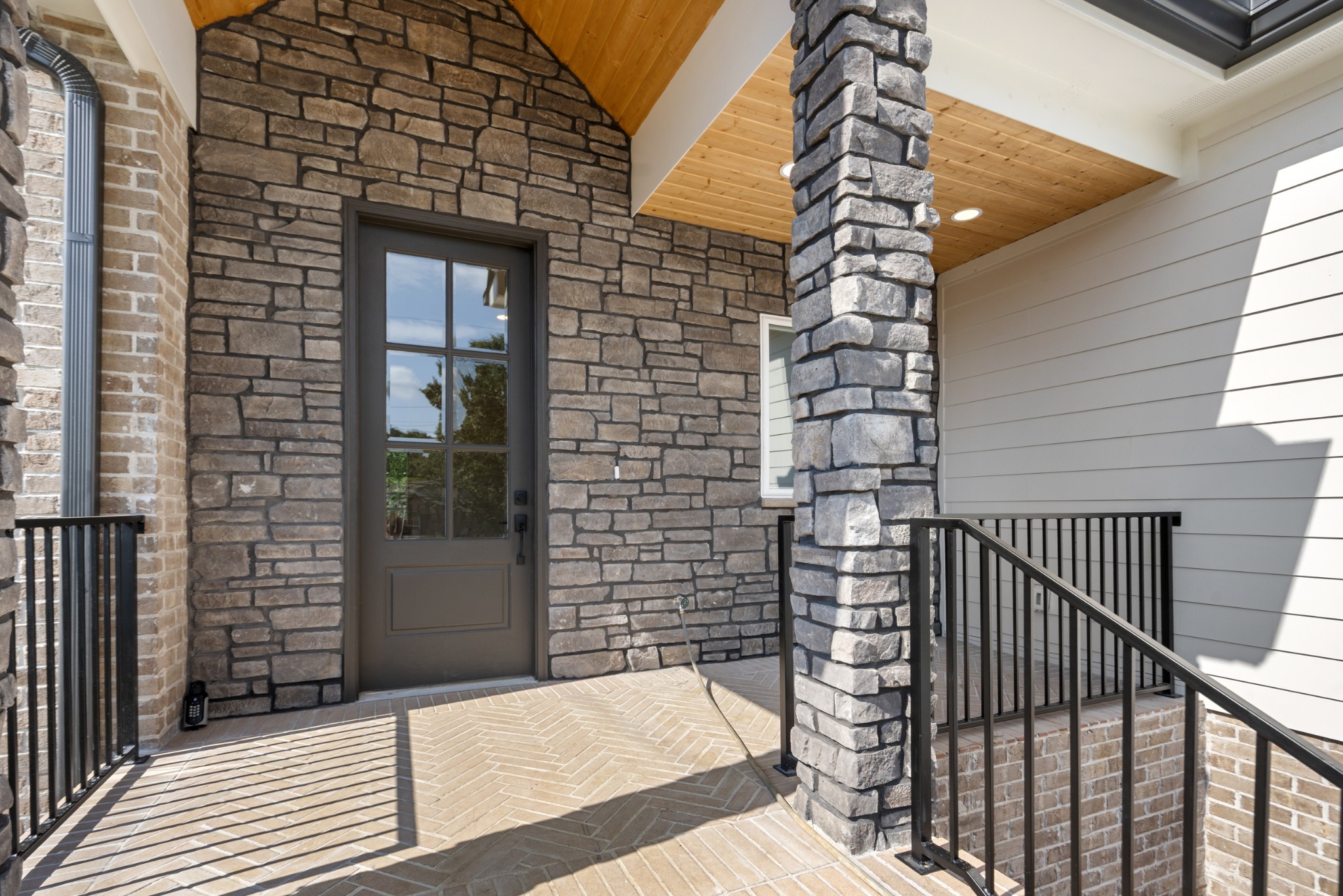 2nd image of 401 Cedar Forest Dr, Nashville, TN 37221 | MLS# 3499562
