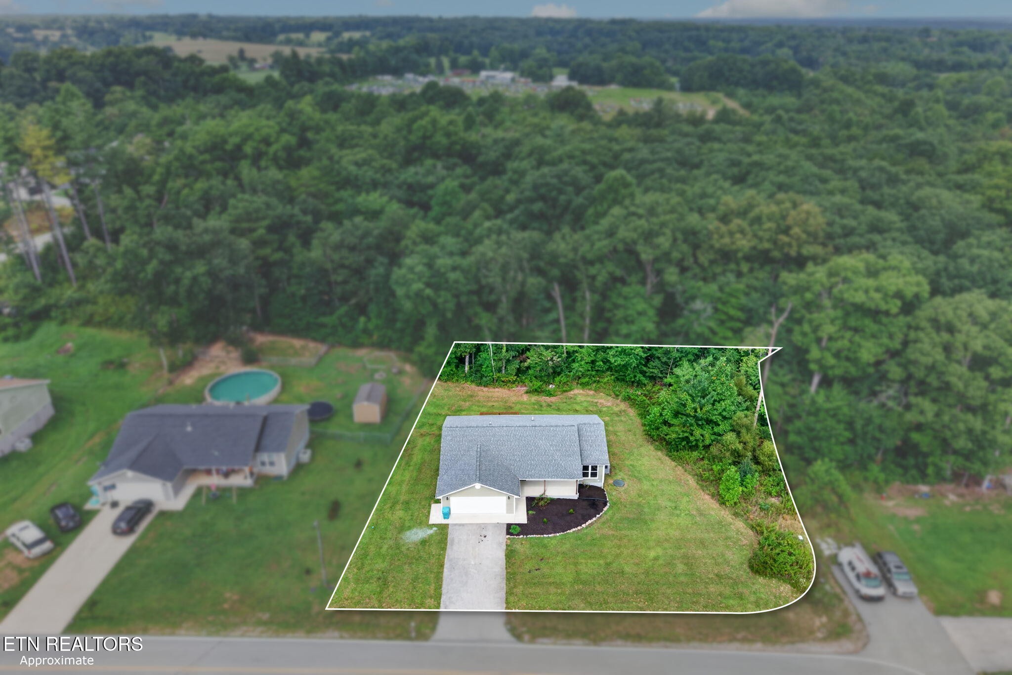 2nd image of 174 Grove Loop, Crossville, TN 38555 | MLS# 3499571