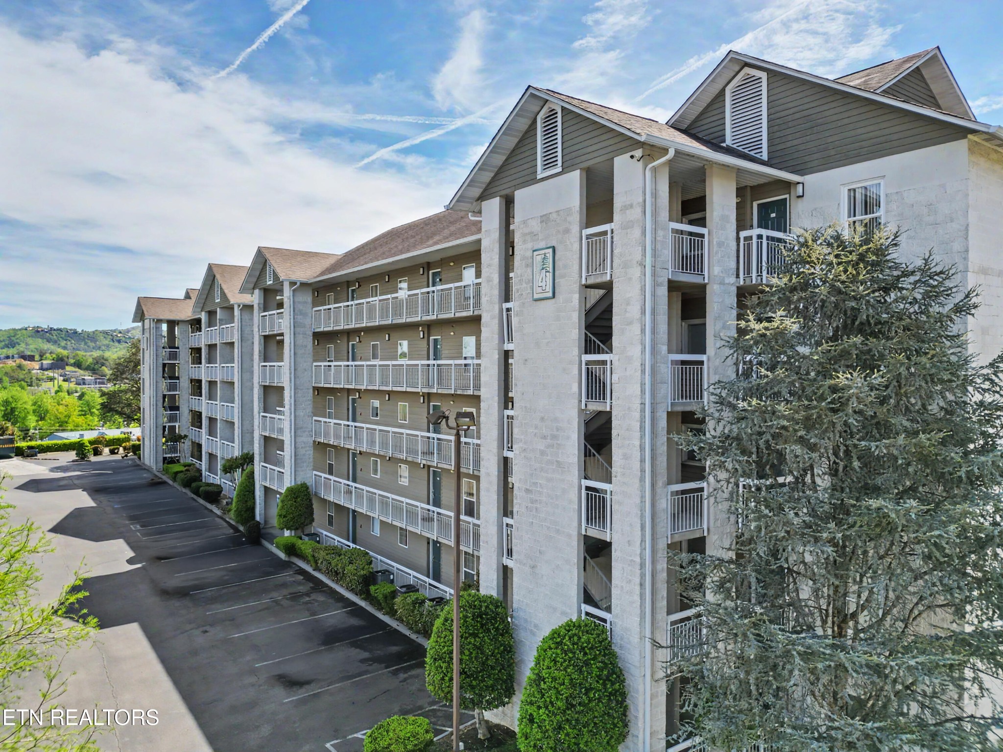1st image of 205 Ogle Dr #424, Pigeon Forge, TN 37863 | MLS# 3506582
