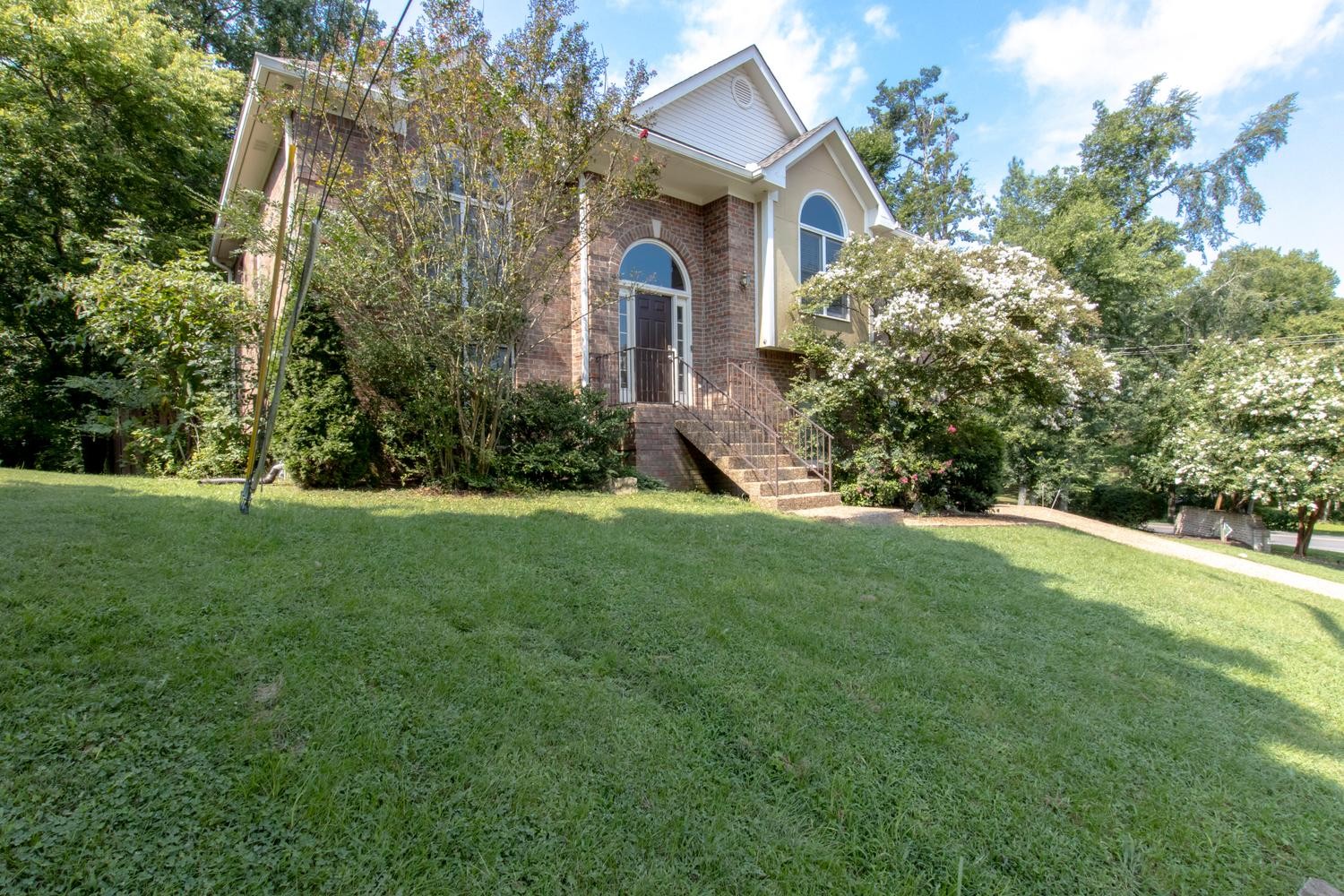 3rd image of 4900 Tulip Grove Ln, Hermitage, TN 37076 | MLS# 3510280