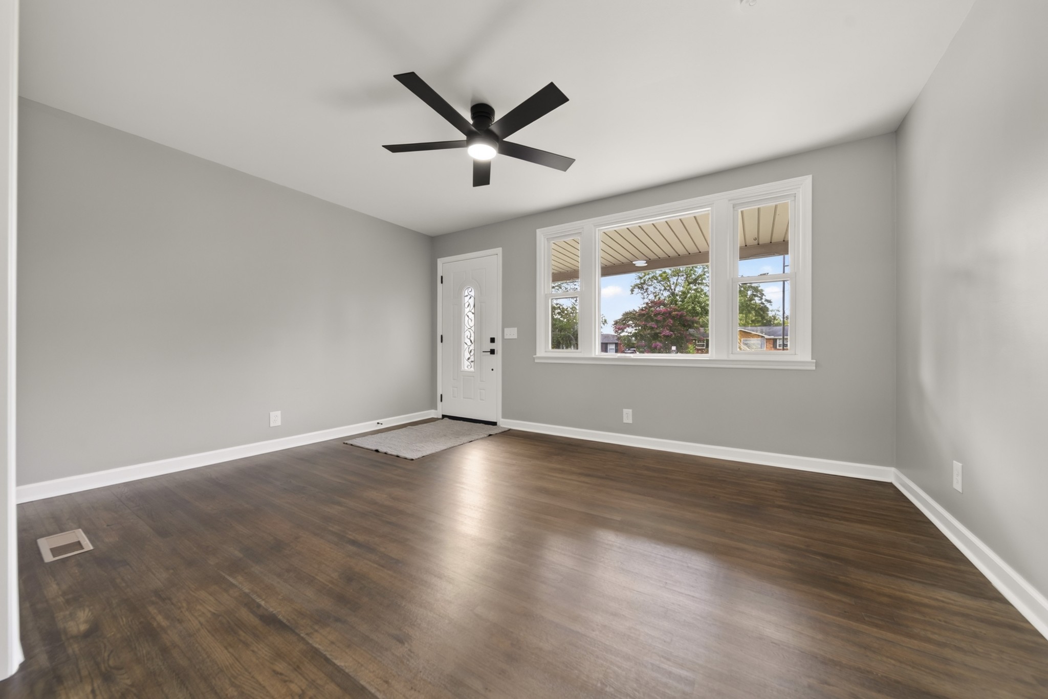 3rd image of 111 Hiller Dr, Old Hickory, TN 37138 | MLS# 3516129