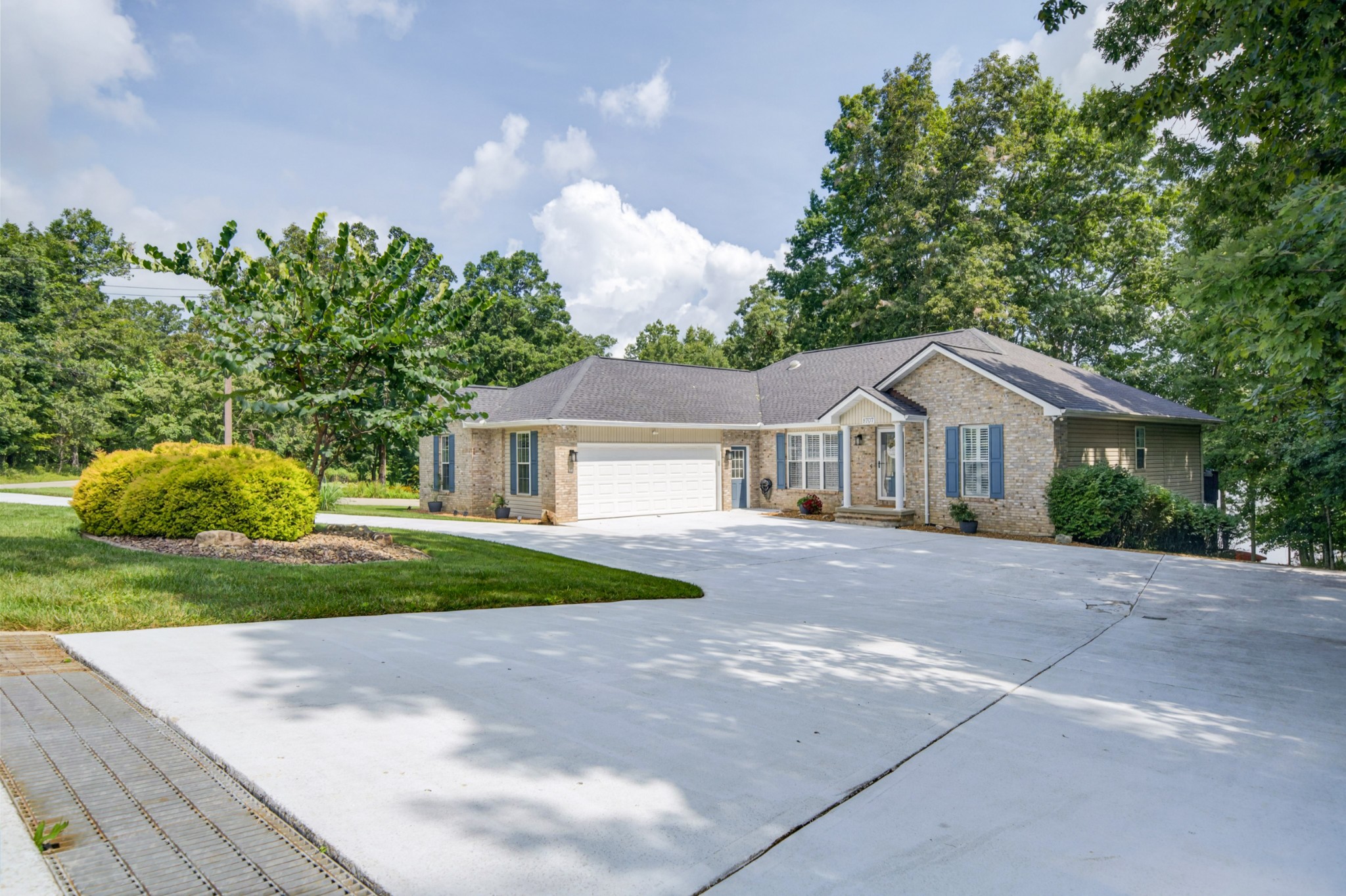 3rd image of 8707 Cherokee Trl, Crossville, TN 38572 | MLS# 3523663