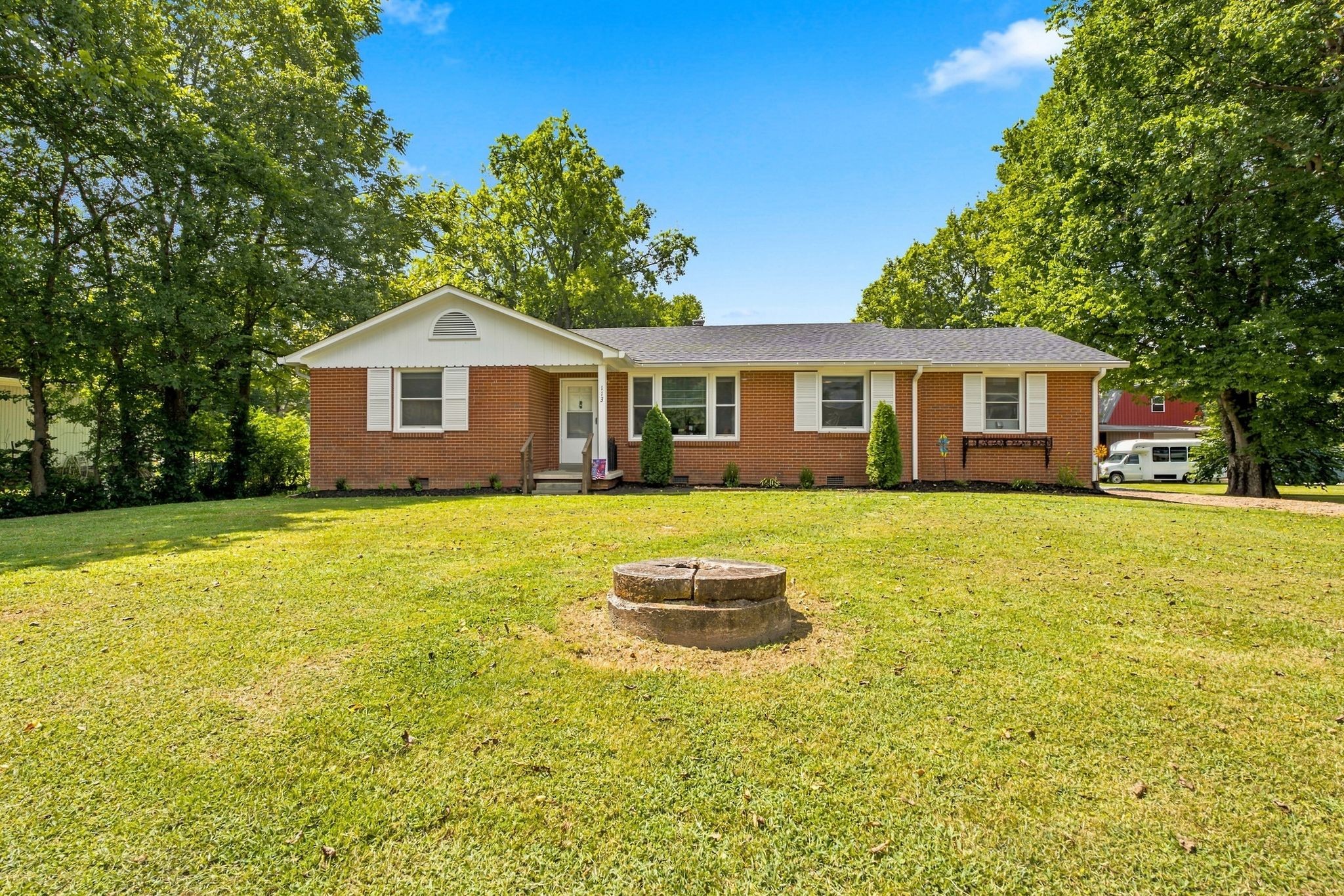 1st image of 113 Sunset Dr, Gallatin, TN 37066 | MLS# 3520490