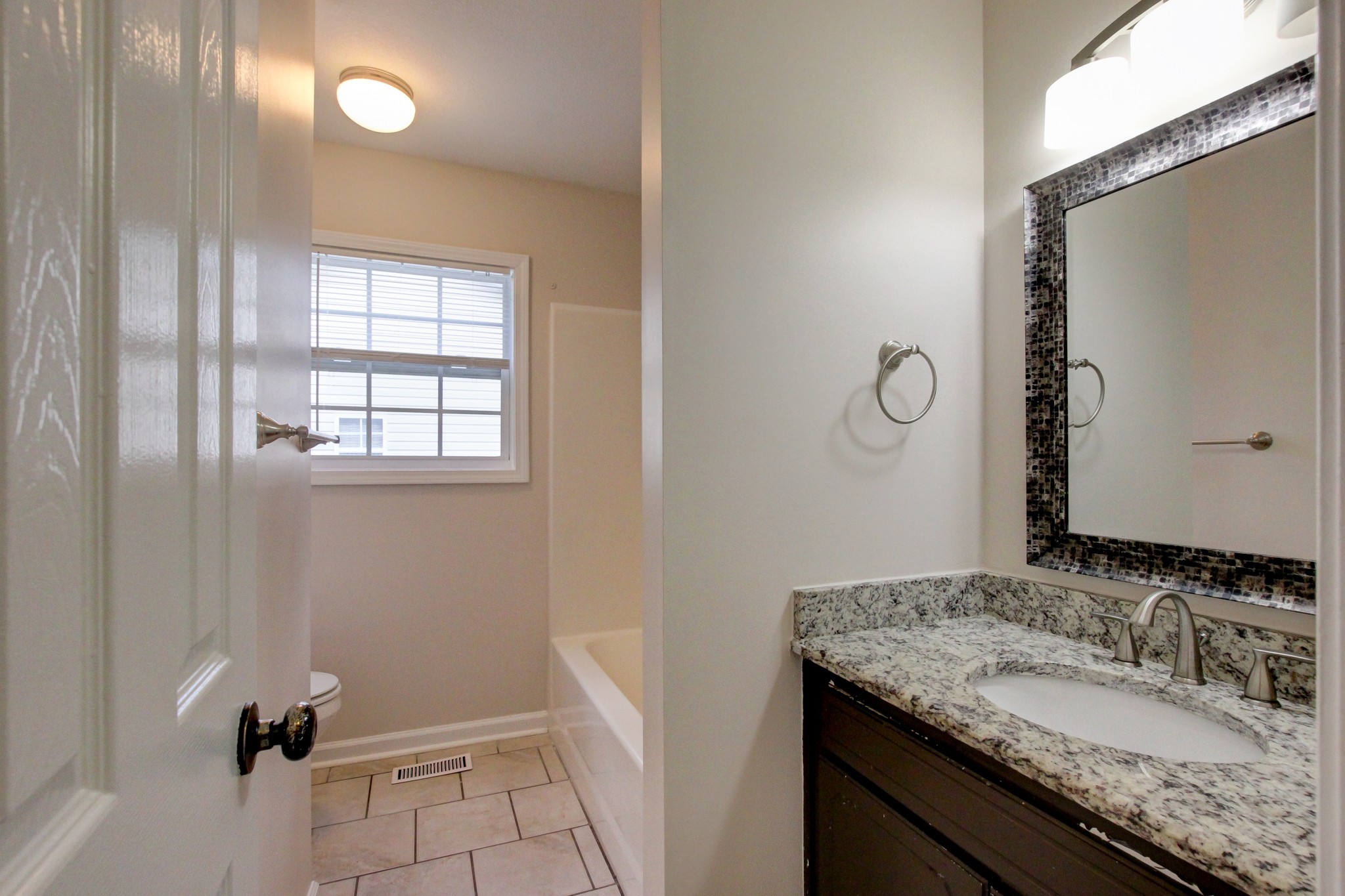 4th image of 341 Brook Mead Dr, Clarksville, TN 37042 | MLS# 3526537