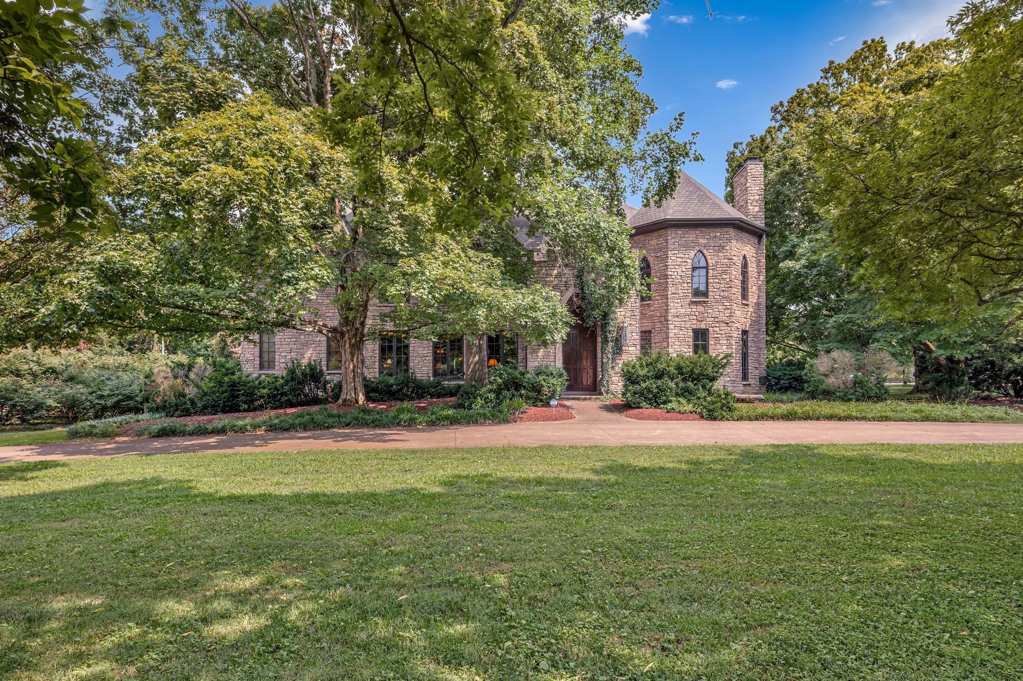 2nd image of 1108 Belle Meade Blvd, Nashville, TN 37205 | MLS# 3519076