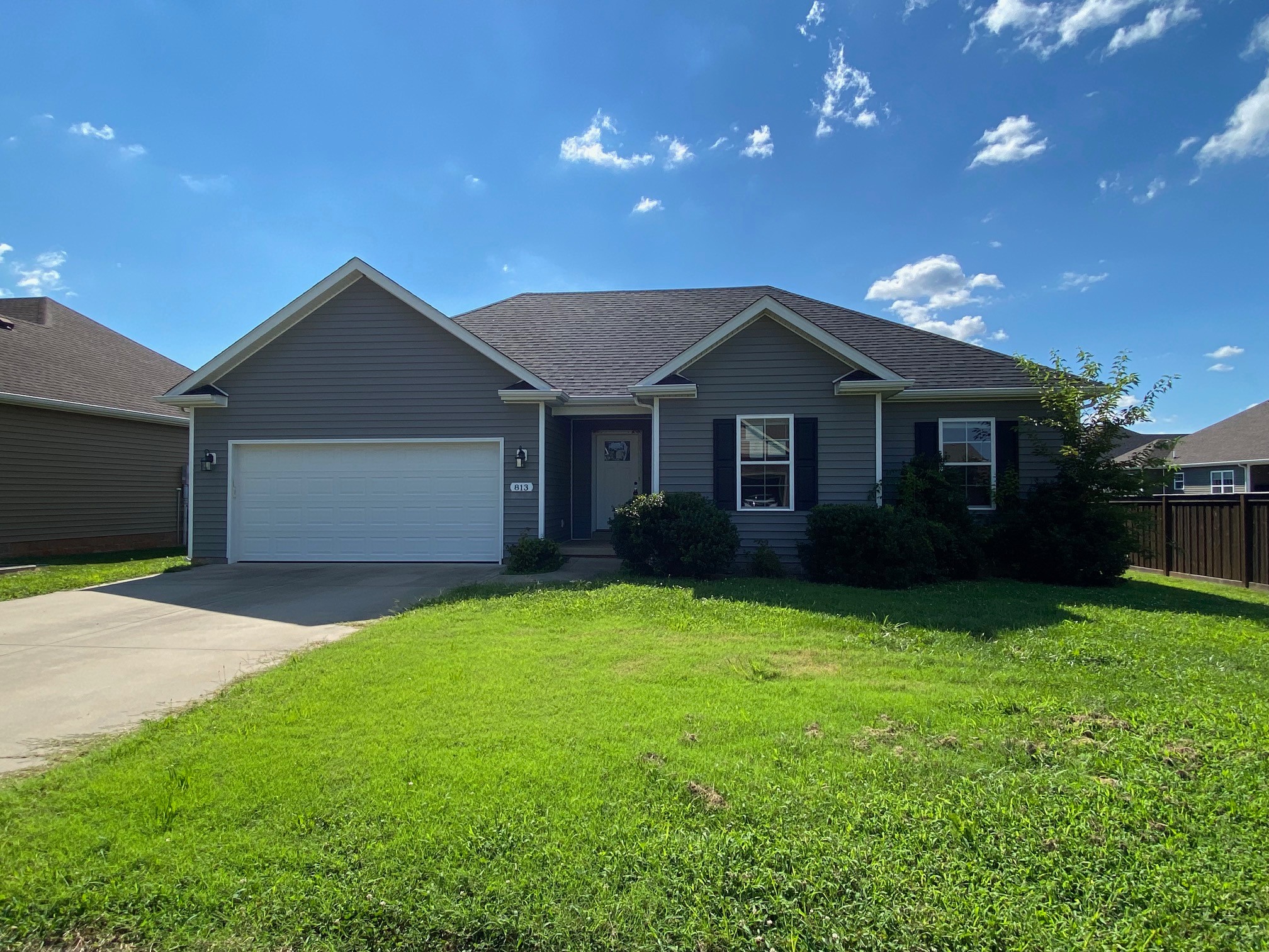 1st image of 813 Pleasant Meadow Ln, Bowling Green, KY 42101 | MLS# 3519098