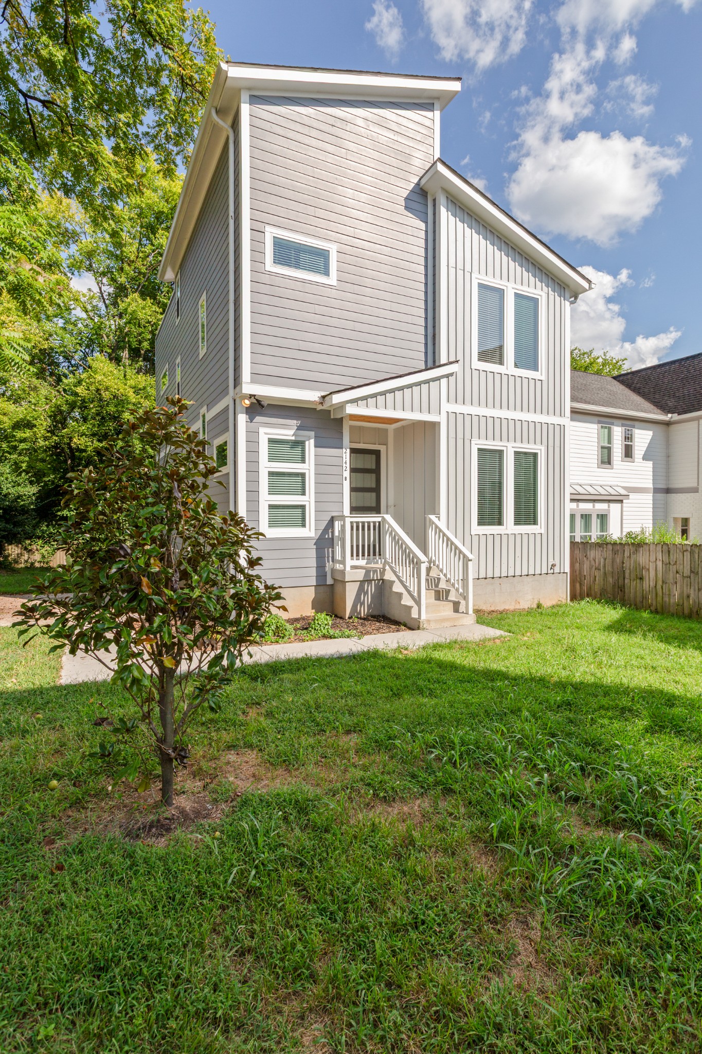 2nd image of 2142 Oakland St #B, Nashville, TN 37210 | MLS# 3527678