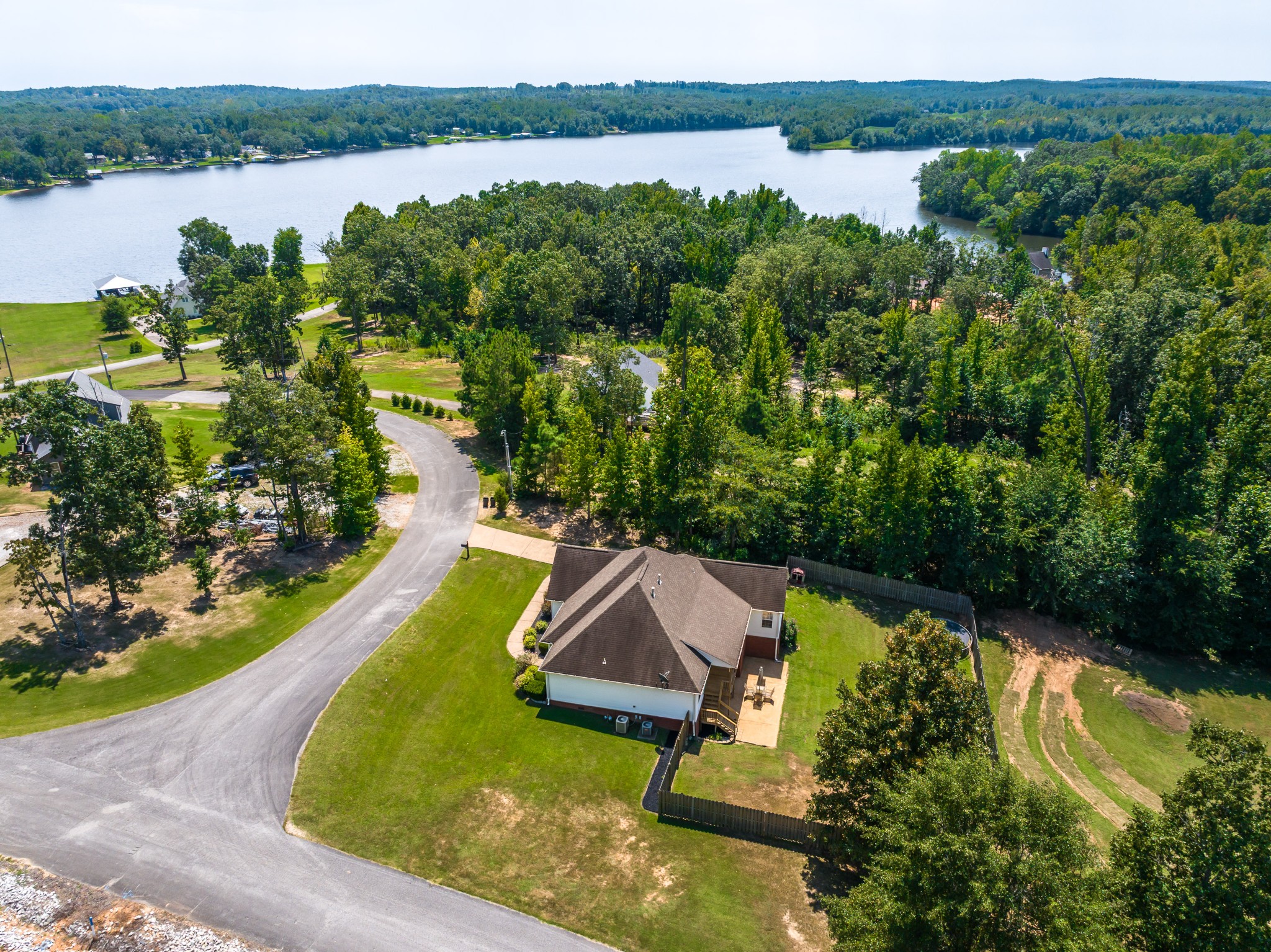 3rd image of 405 Persimmon Ln, Lexington, TN 38351 | MLS# 3526519