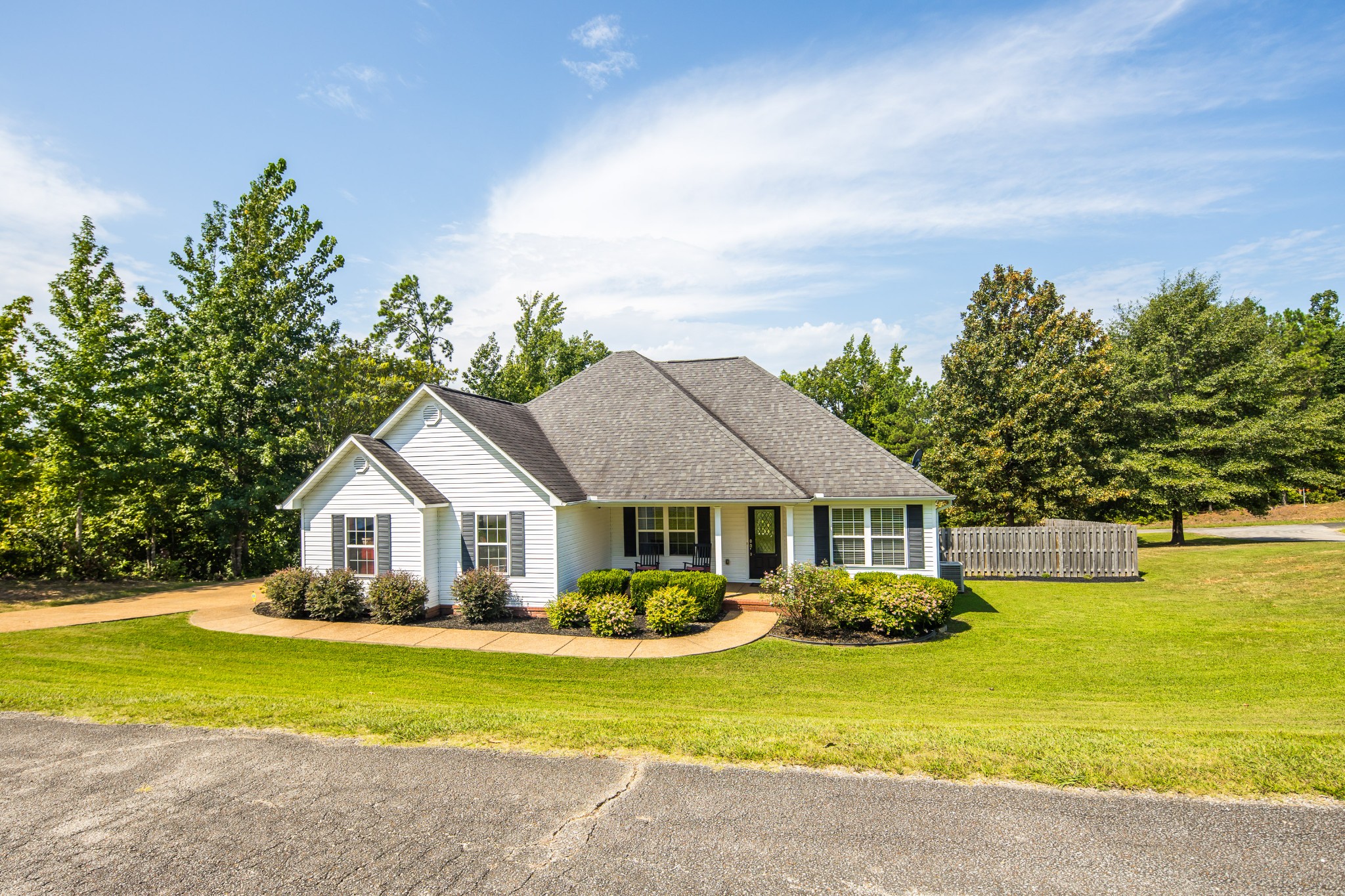 1st image of 405 Persimmon Ln, Lexington, TN 38351 | MLS# 3526519