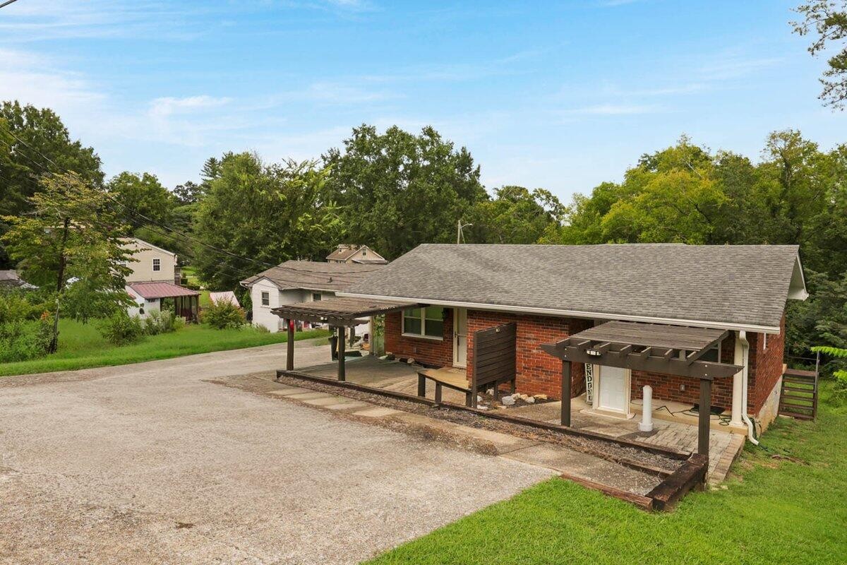 1st image of 4107 Cherryton Dr, Chattanooga, TN 37411 | MLS# 3525661