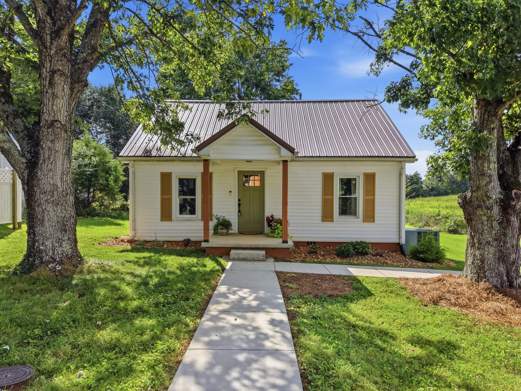 1st image of 206 Slash Ln, Sparta, TN 38583 | MLS# 3525987