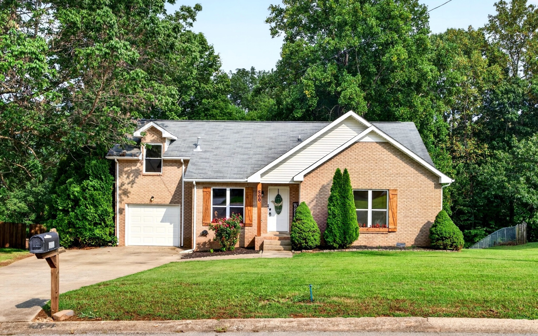 1st image of 800 Leigh Ann Dr, Clarksville, TN 37042 | MLS# 3526052