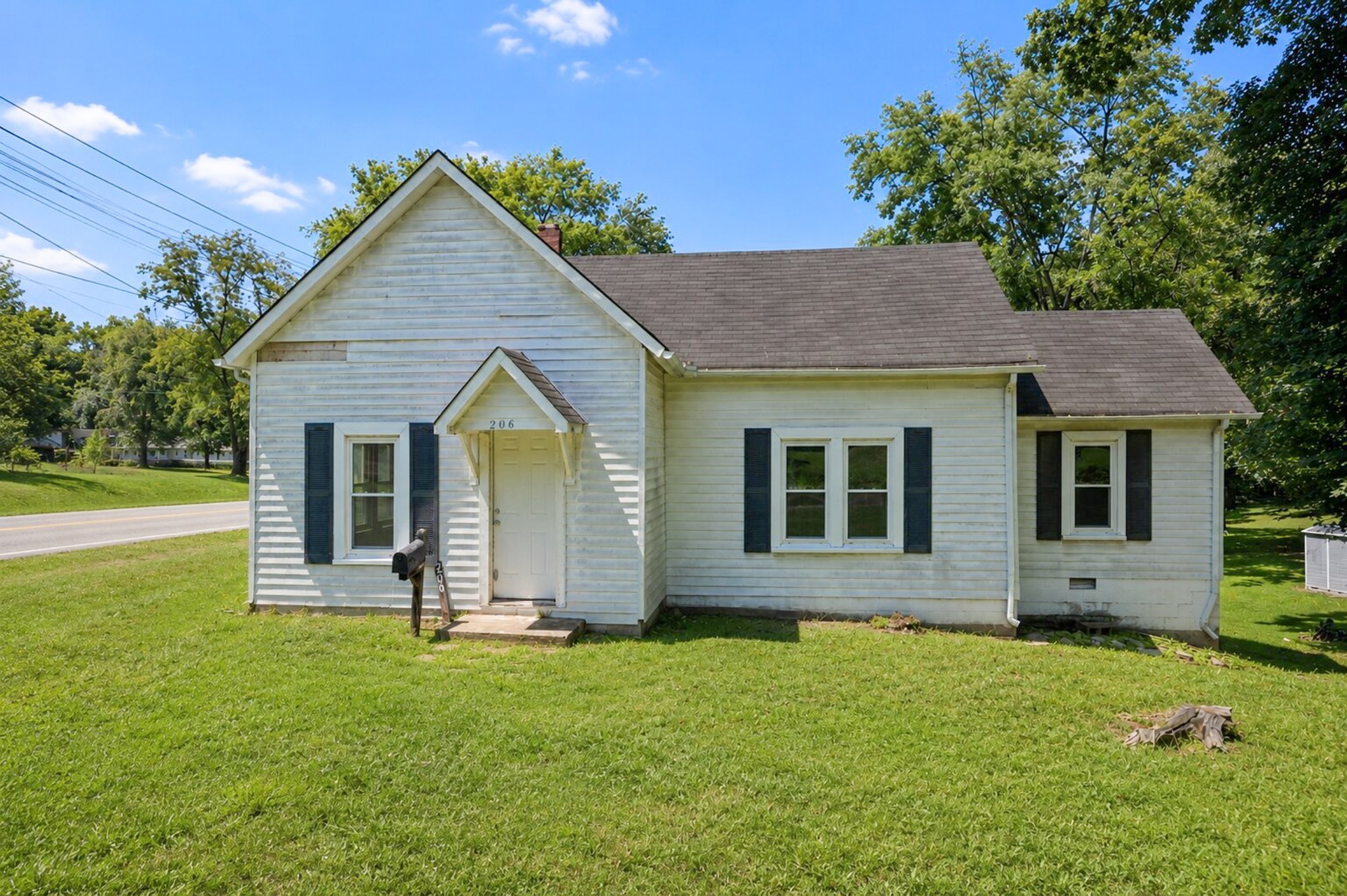 1st image of 206 Freeman Ave, Dickson, TN 37055 | MLS# 3526319