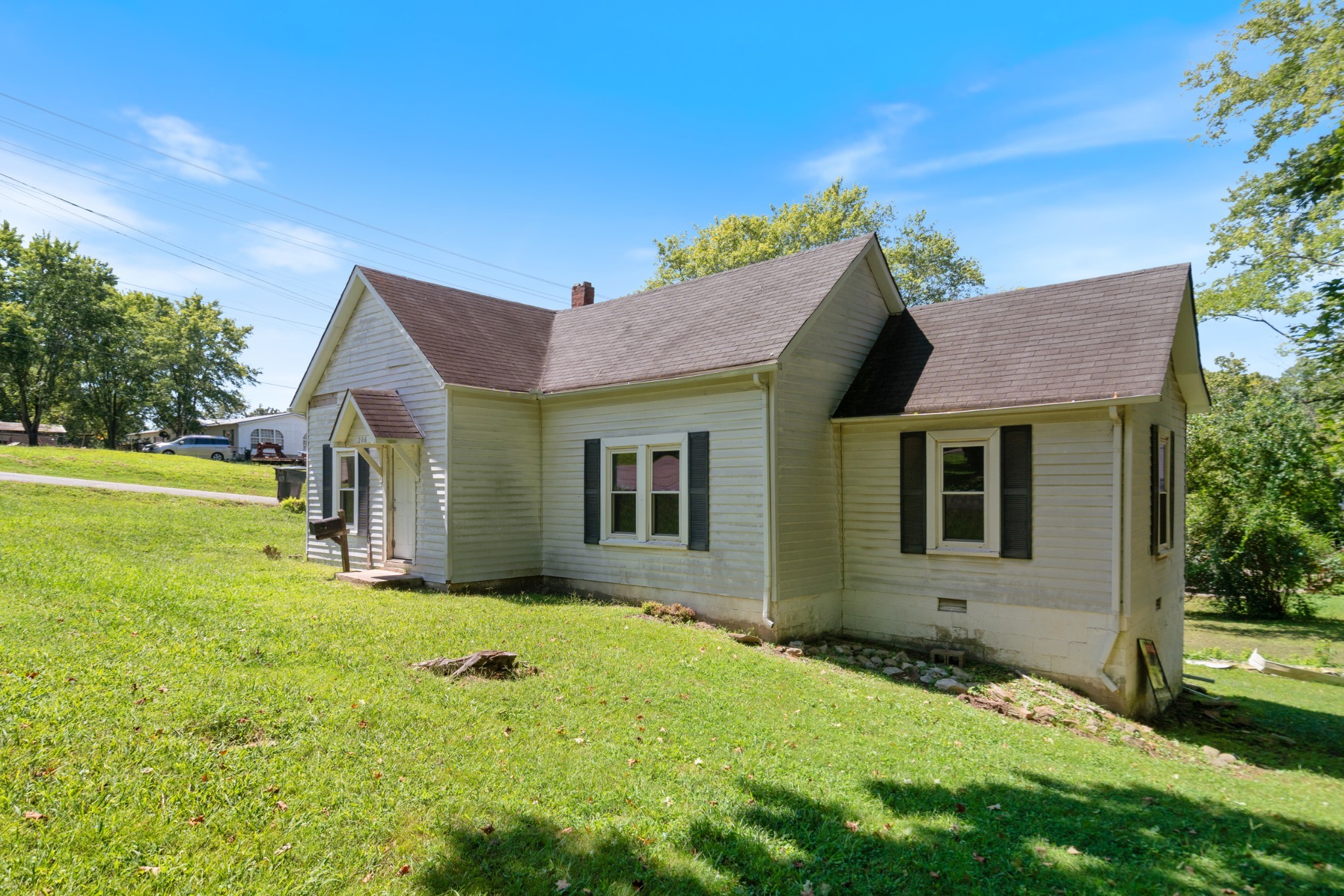 3rd image of 206 Freeman Ave, Dickson, TN 37055 | MLS# 3526319