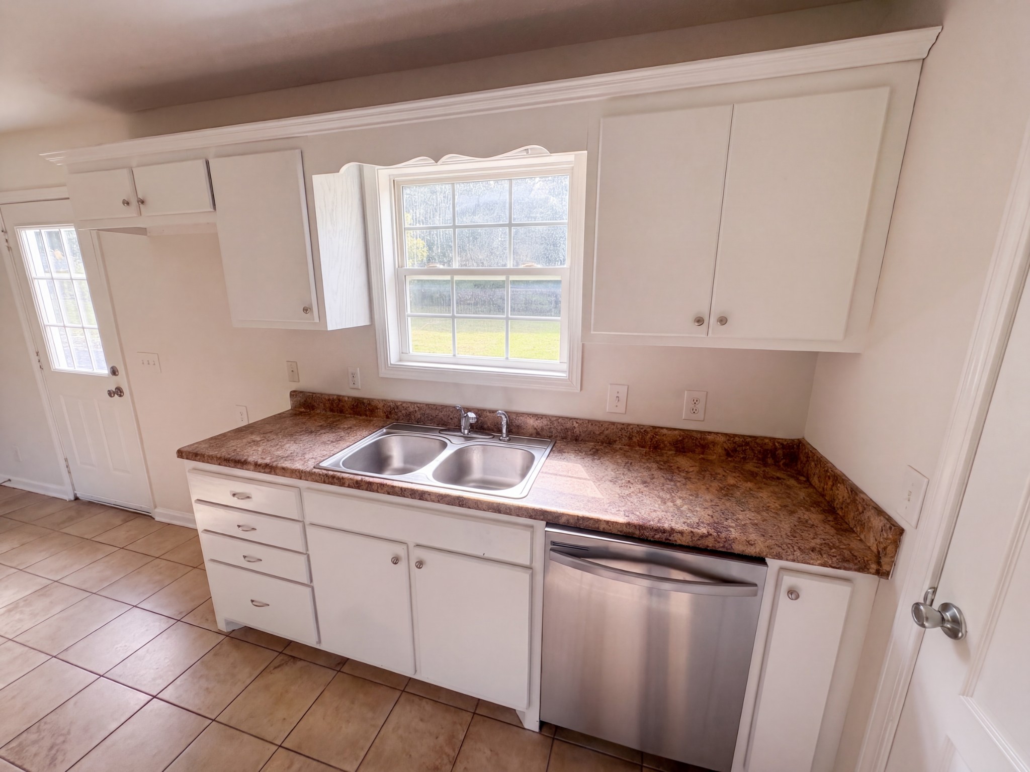 2nd image of 305 Shadow Dr, Shelbyville, TN 37160 | MLS# 3526354