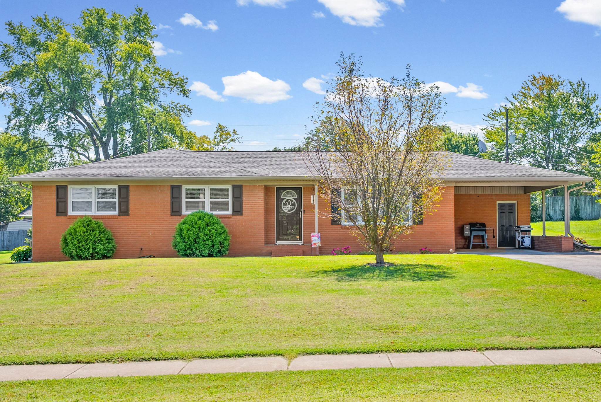 1st image of 204 Millbrooke Dr, Hopkinsville, KY 42240 | MLS# 3527144