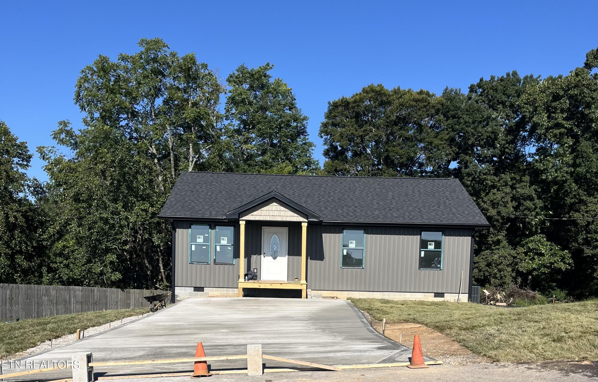 1st image of 207 Long Hollow Rd, Clinton, TN 37716 | MLS# 3526382