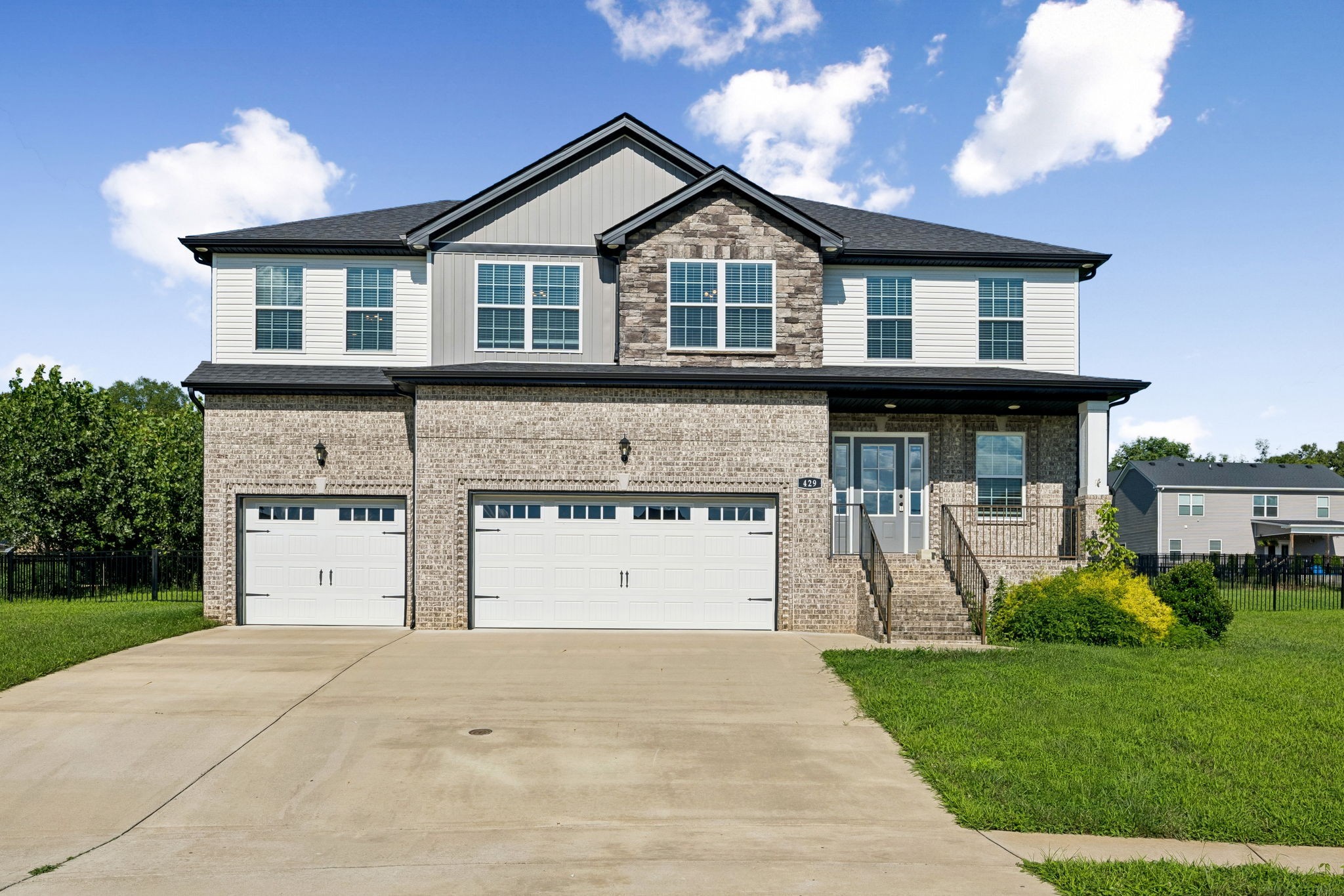 2nd image of 429 Crestwicke Ct, Clarksville, TN 37043 | MLS# 3526562