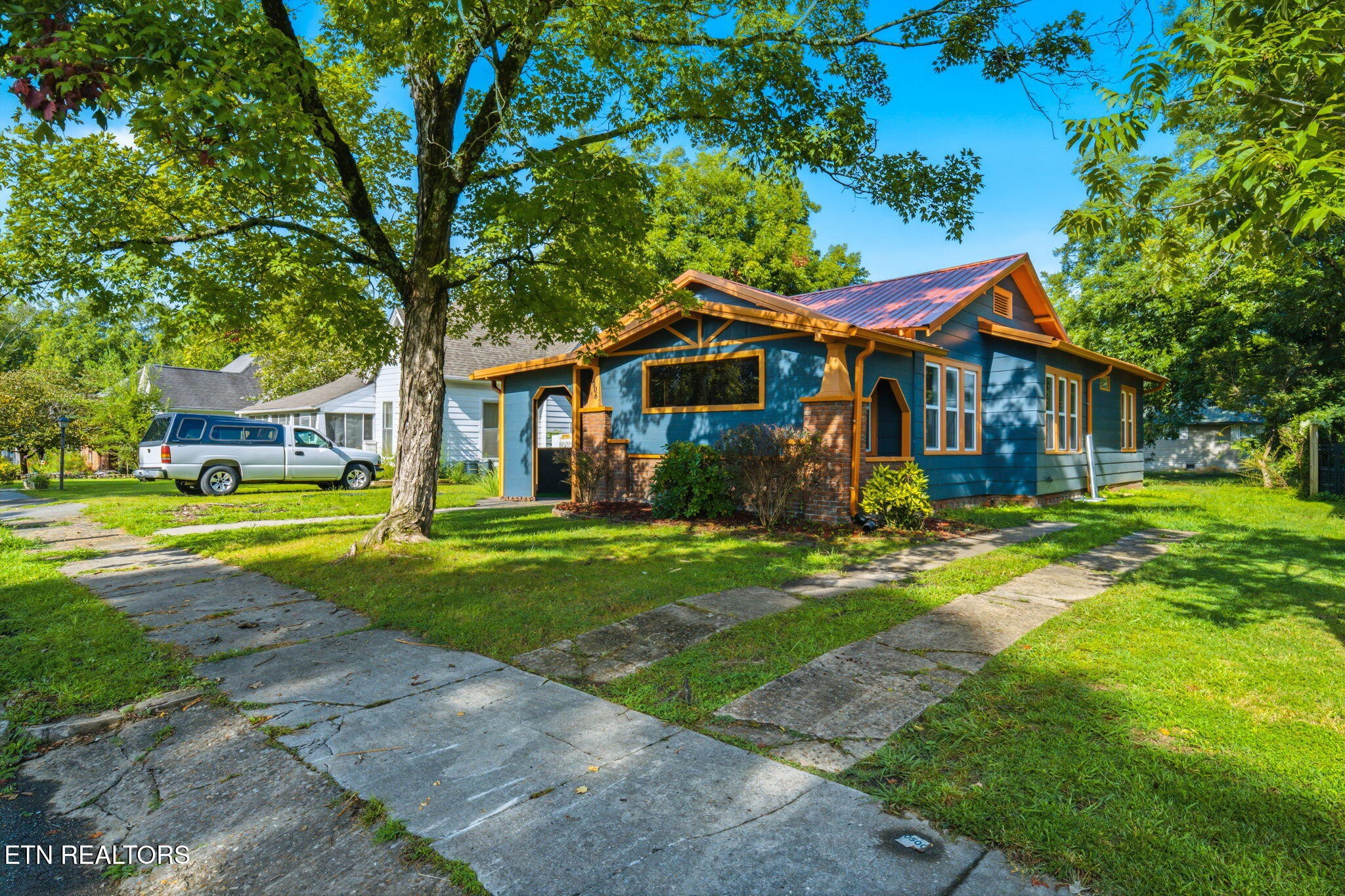 2nd image of 906 Pennsylvania Ave, Etowah, TN 37331 | MLS# 3526621
