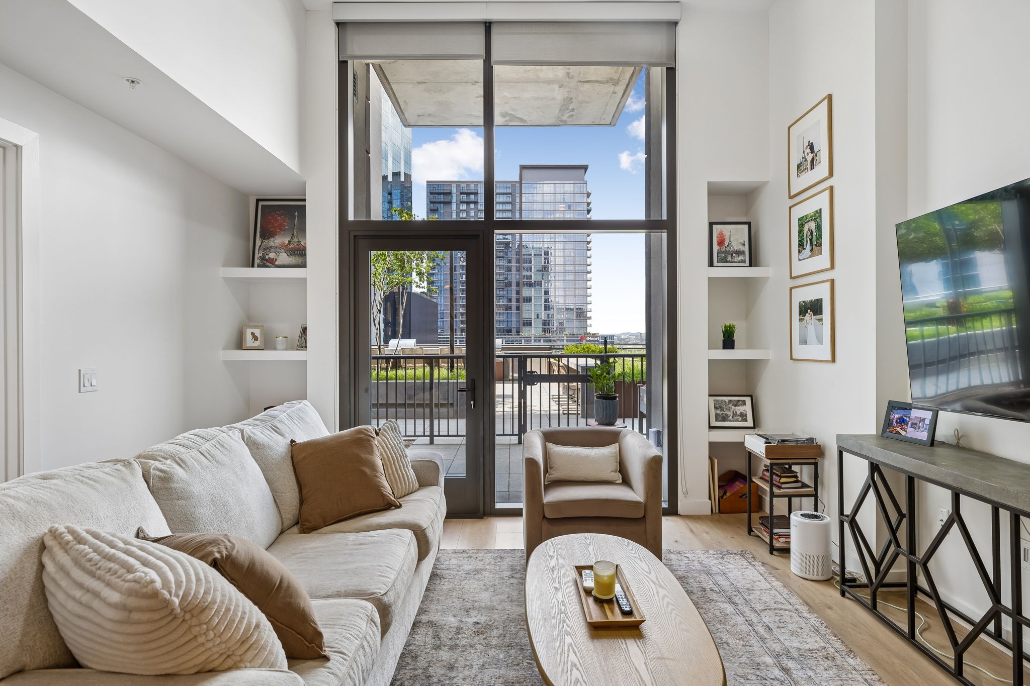 2nd image of 1212 Demonbreun St #607, Nashville, TN 37203 | MLS# 3527013