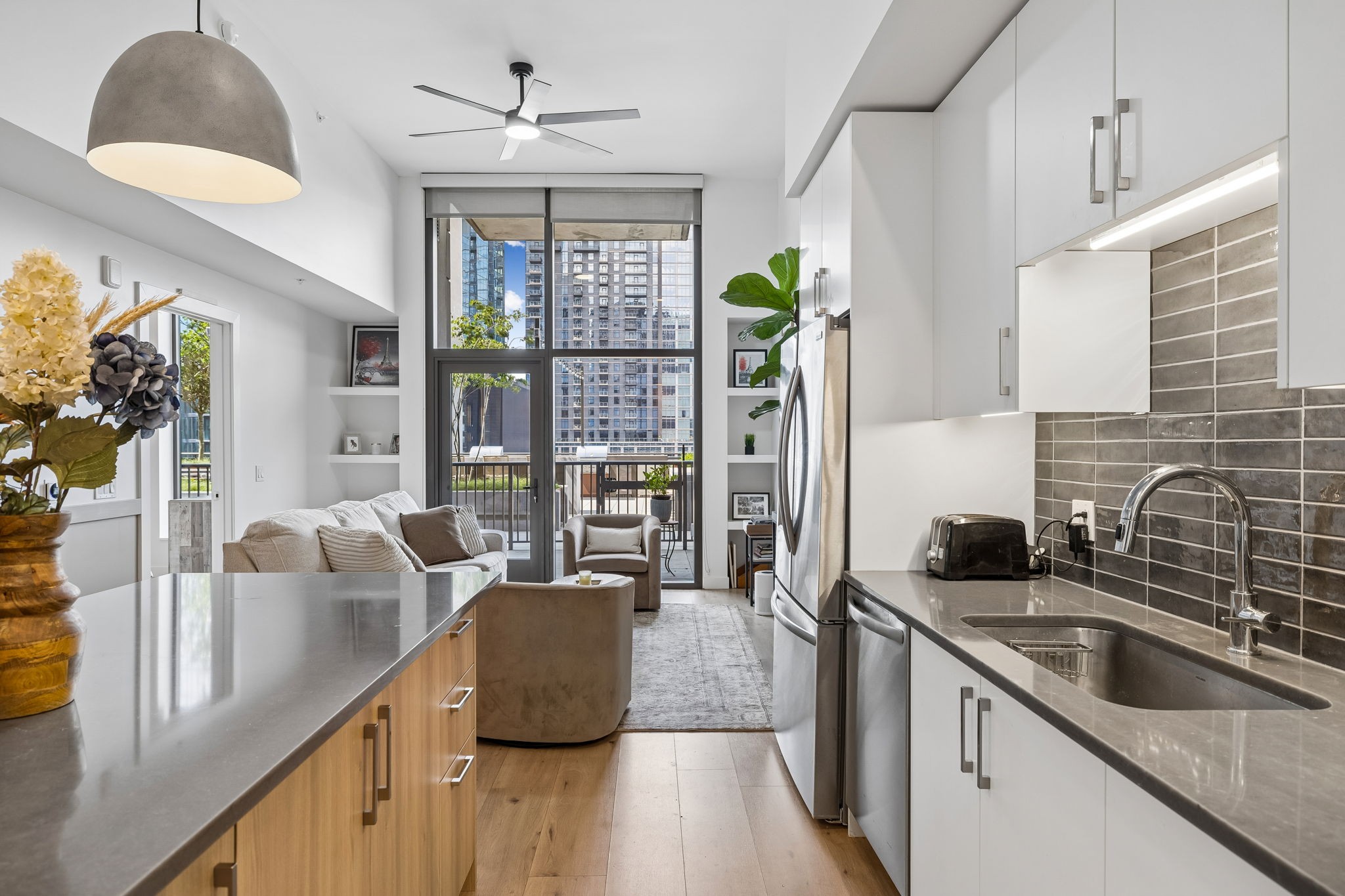 3rd image of 1212 Demonbreun St #607, Nashville, TN 37203 | MLS# 3527013