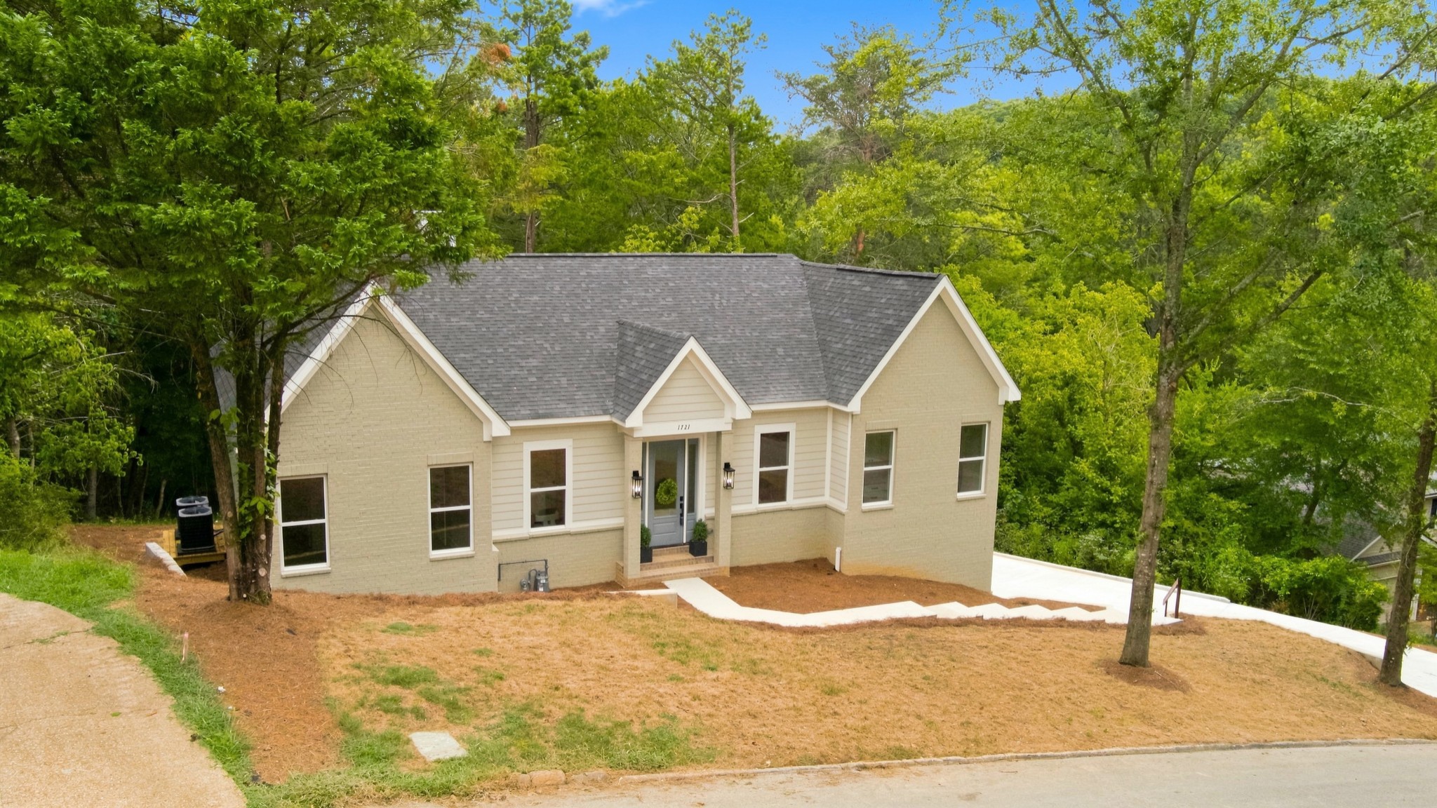 2nd image of 1721 Starboard Dr, Hixson, TN 37343 | MLS# 3527802