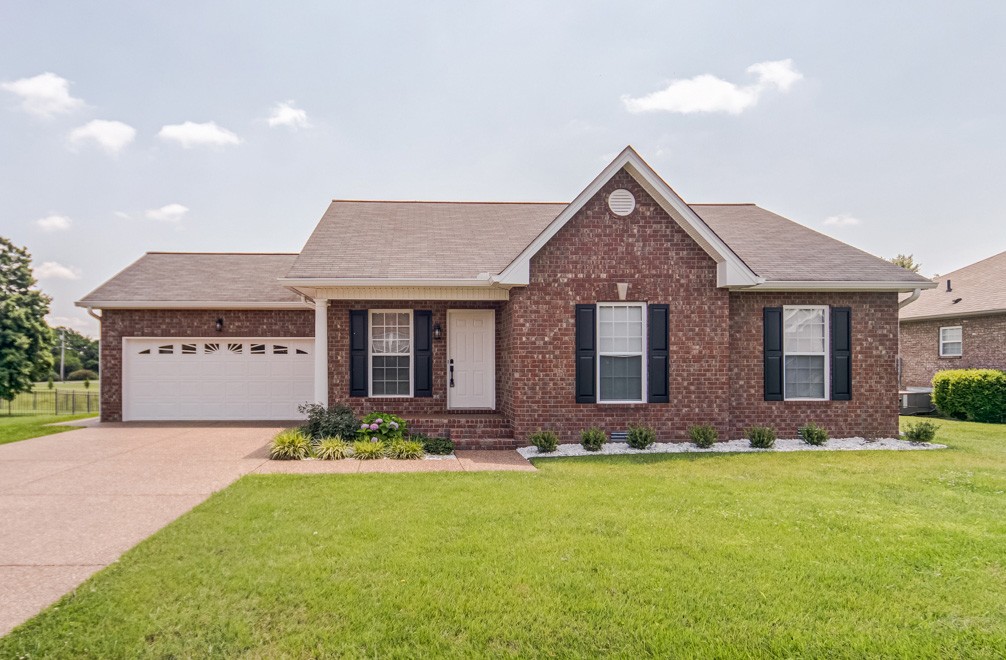 1st image of 177 Hedgeway Ct, Gallatin, TN 37066 | MLS# 3527080