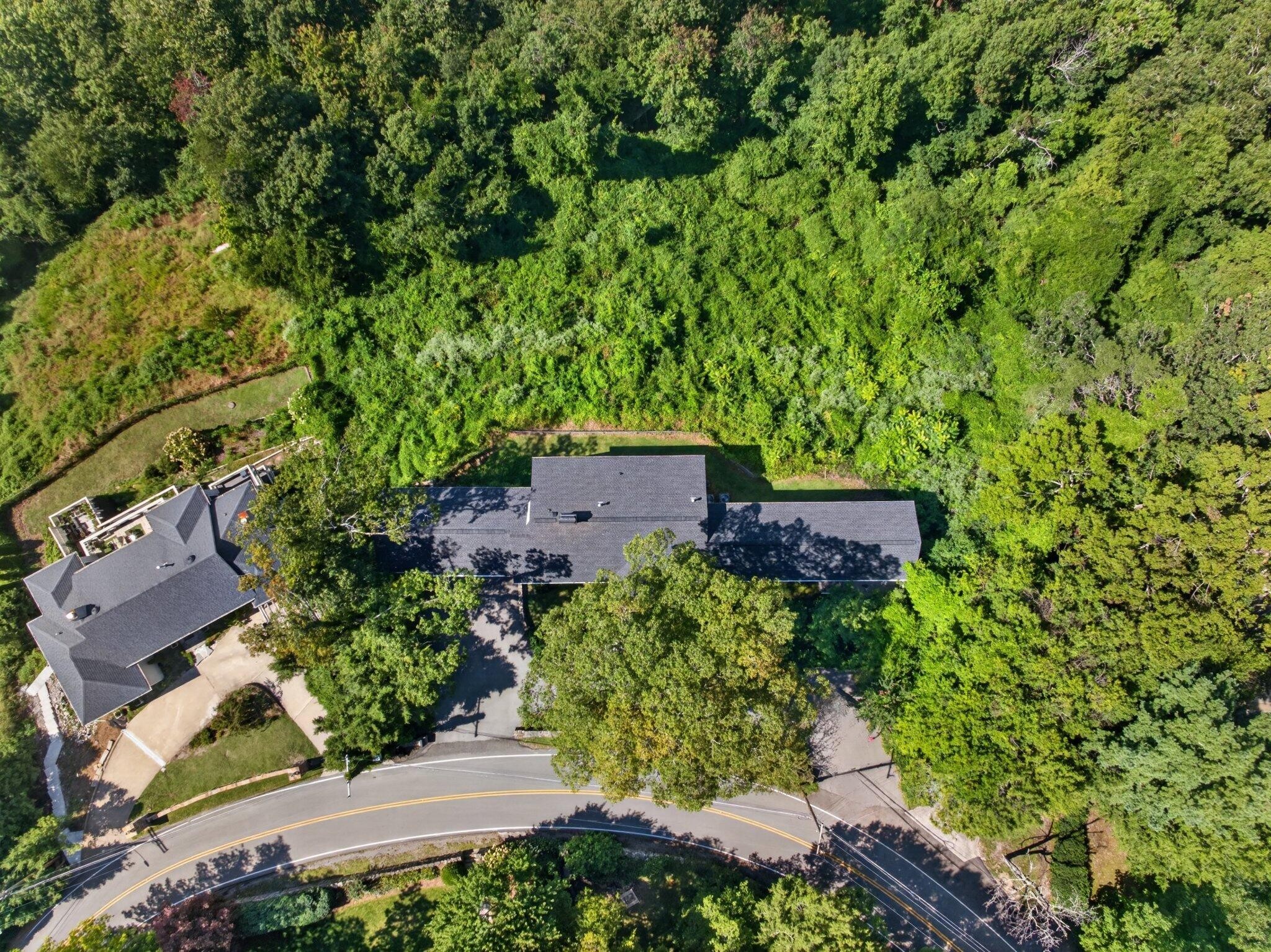 50th image of 424 W Brow Road, Lookout Mountain, TN 37350 | MLS# 3527357