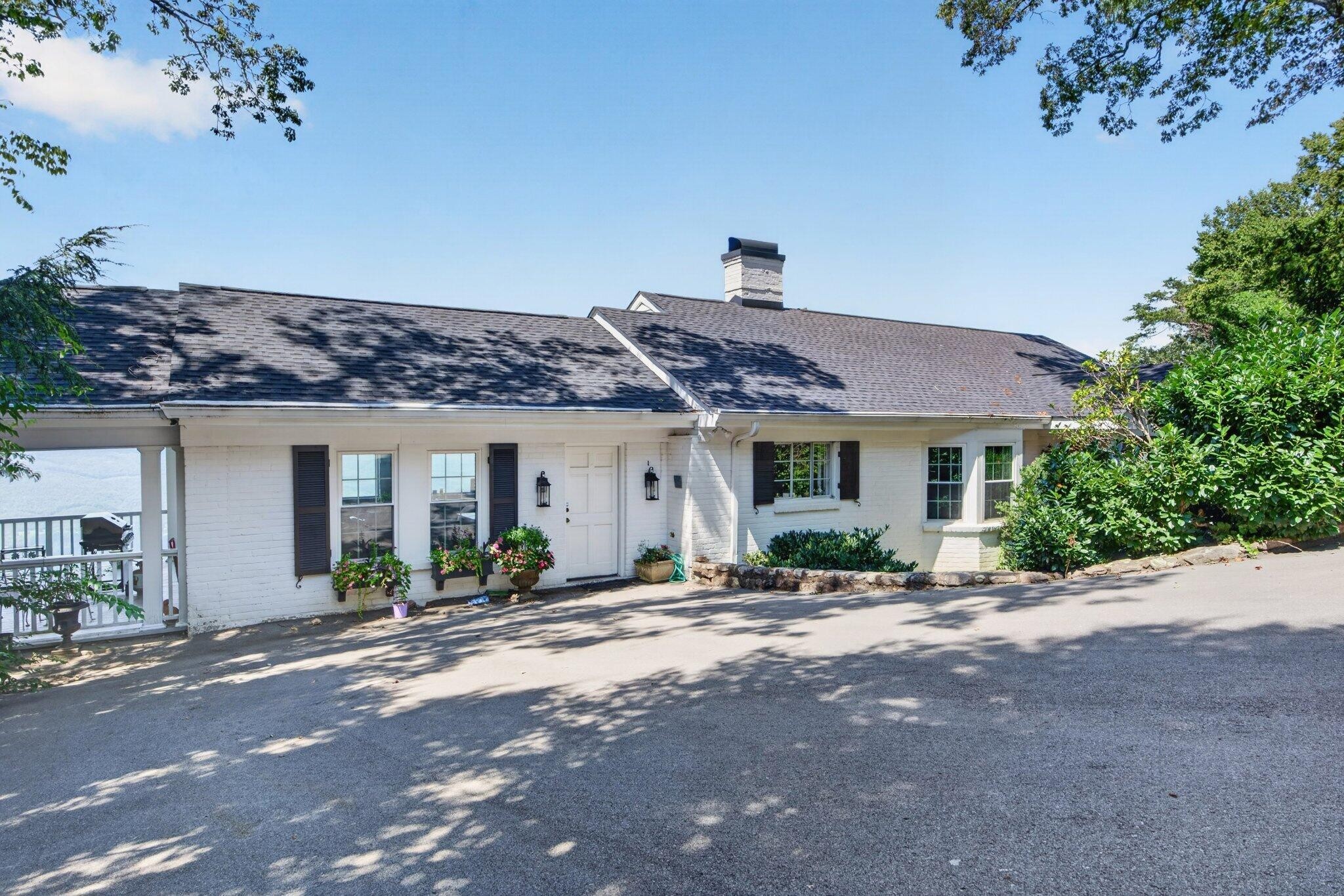 1st image of 424 W Brow Road, Lookout Mountain, TN 37350 | MLS# 3527357