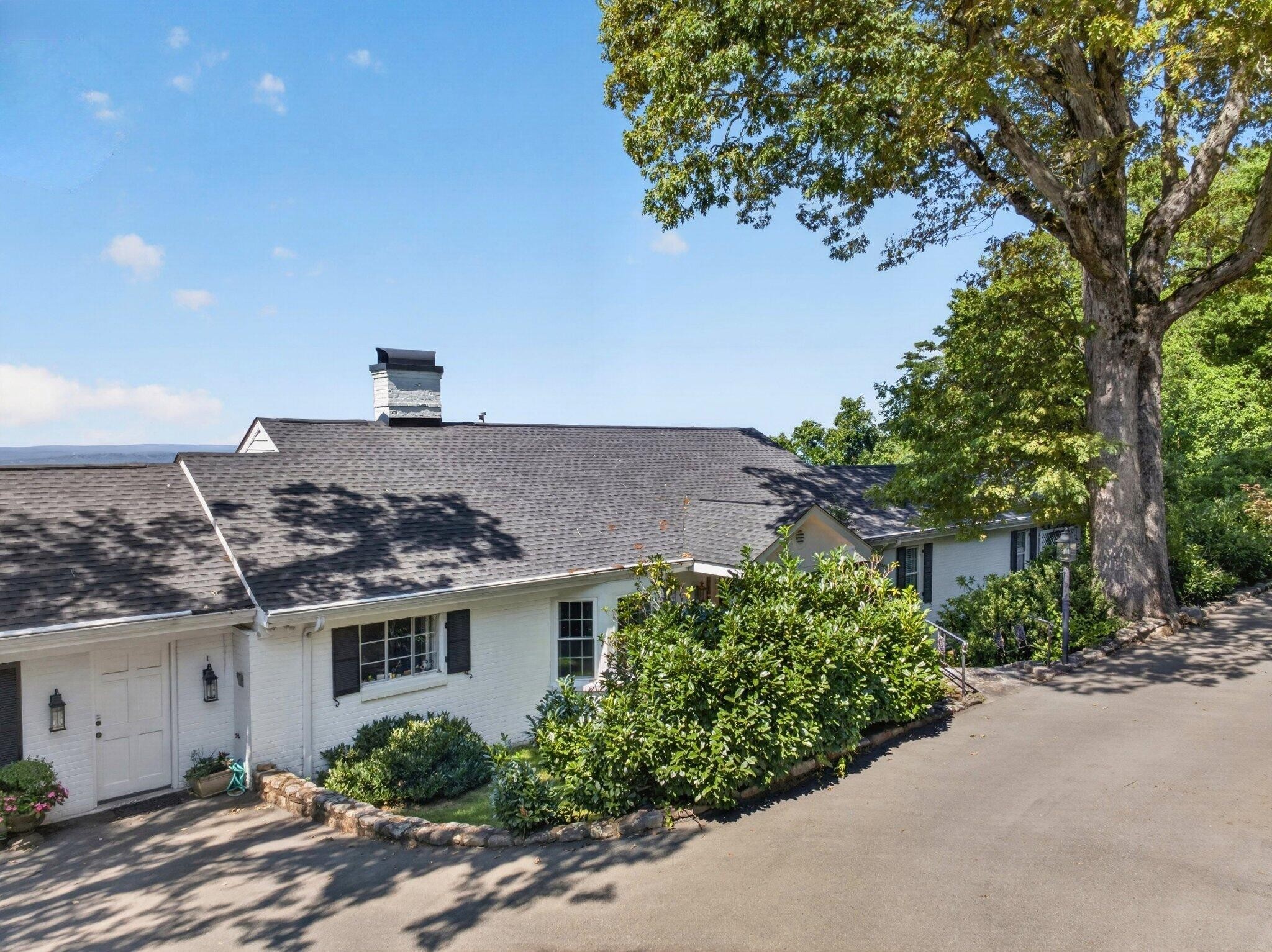 3rd image of 424 W Brow Road, Lookout Mountain, TN 37350 | MLS# 3527357