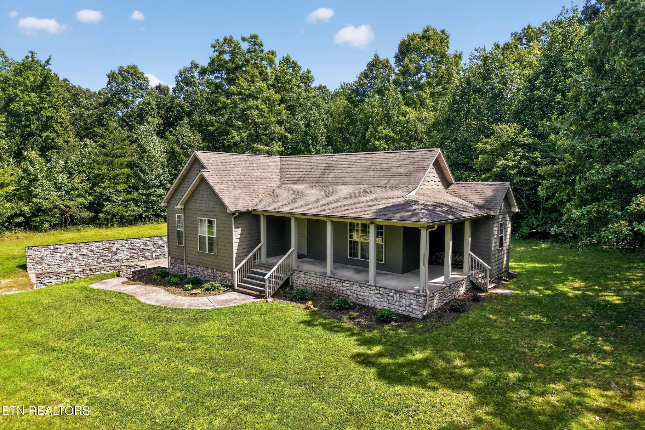 4th image of 813 Mayland Rd, Crossville, TN 38571 | MLS# 3527773