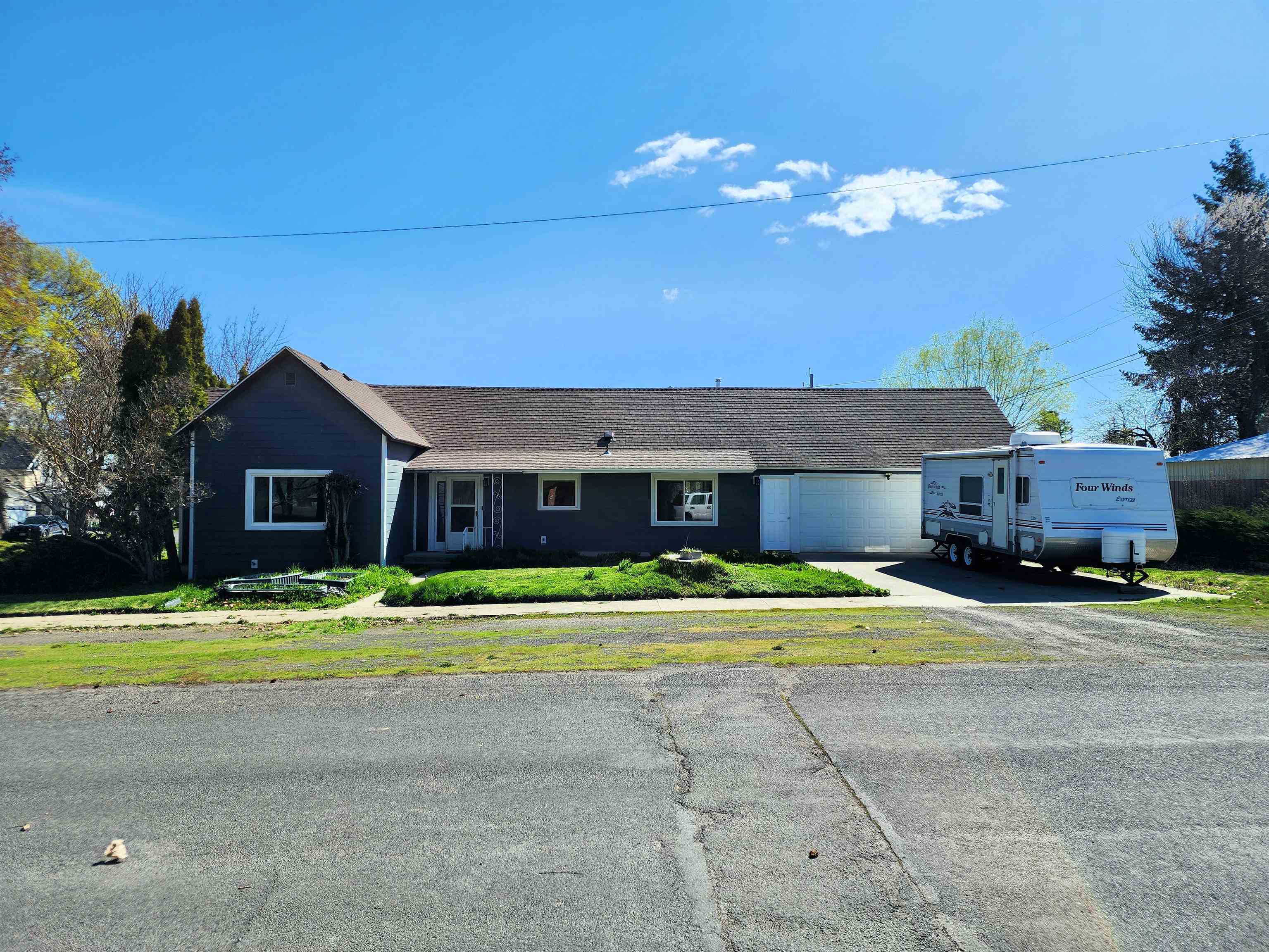 Homes for sale in Davenport, WA | 809 Marshall St, Davenport, WA 99122 | MLS# 202511101