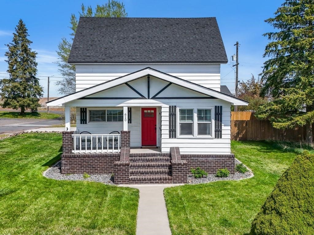 Homes for sale in Davenport, WA | 610 Ross St, Davenport, WA 99122 | MLS# 202516046