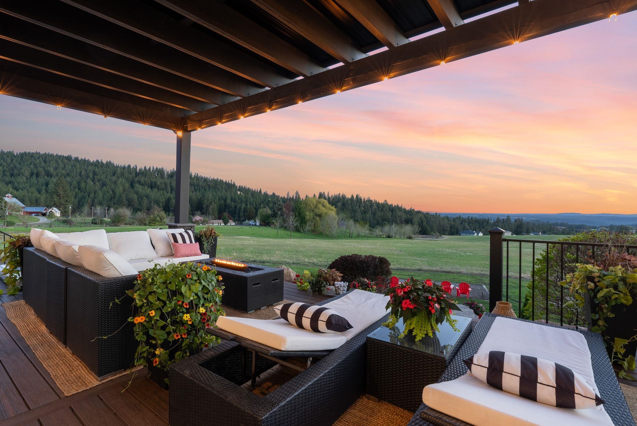 Homes for sale in Spokane, WA | 7406 S Deerview Ln, Spokane, WA 99223 | MLS# 202516673