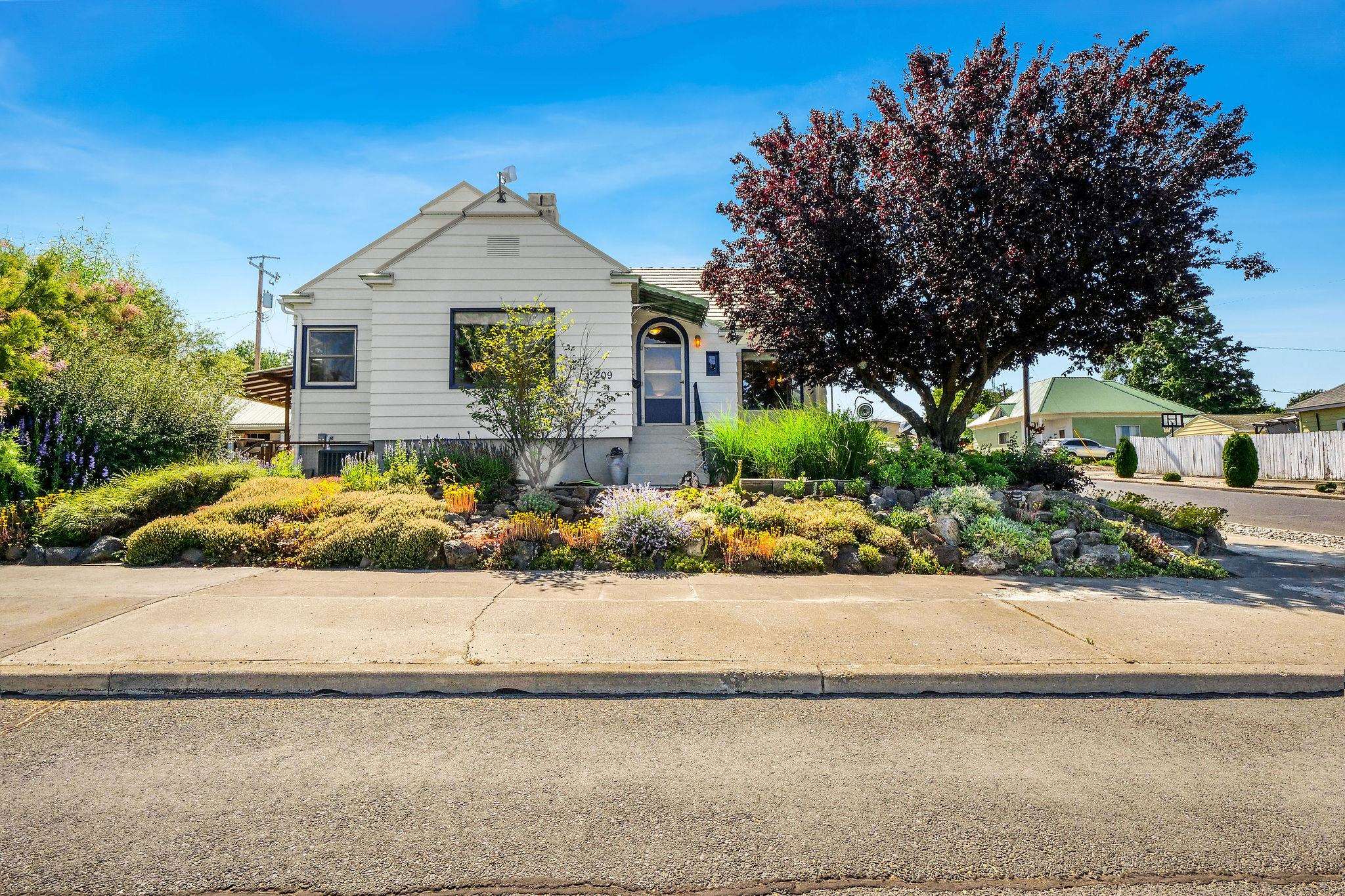 Homes for sale in Ritzville, WA | 209 W 3Rd Ave, Ritzville, WA 99169 | MLS# 202519939