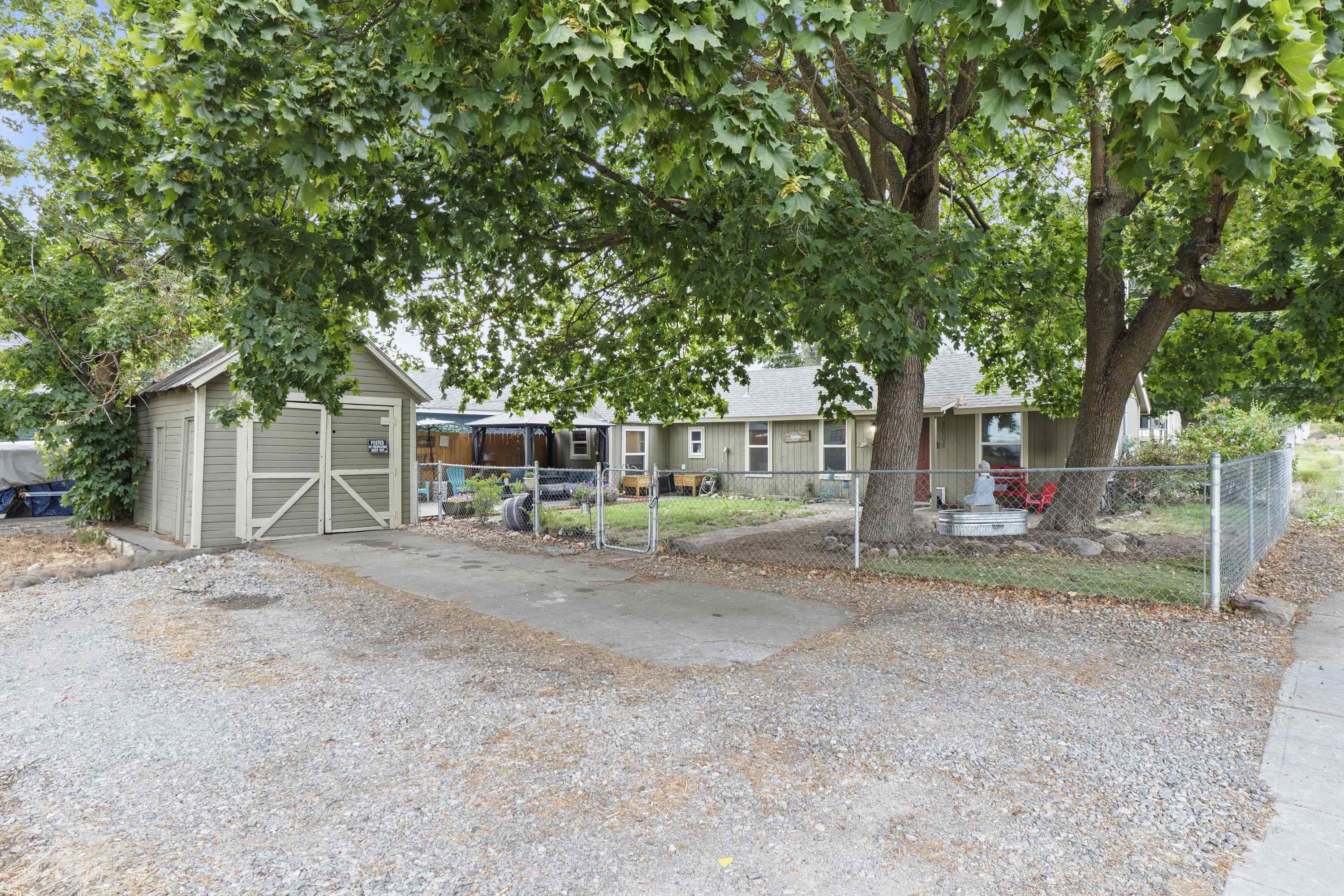 Homes for sale in Spokane, WA | 2002 W Augusta Ave, Spokane, WA 99205 | MLS# 202521759