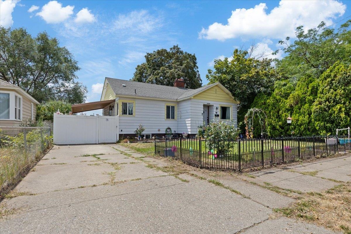 Homes for sale in Spokane, WA | 2204 E Joseph Ave, Spokane, WA 99207 | MLS# 202524119