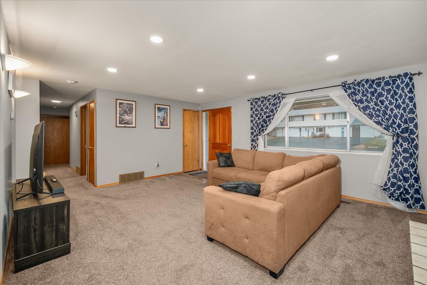 Homes for sale in Spokane, WA | 8202 N Jefferson Dr, Spokane, WA 99208 | MLS# 202525165