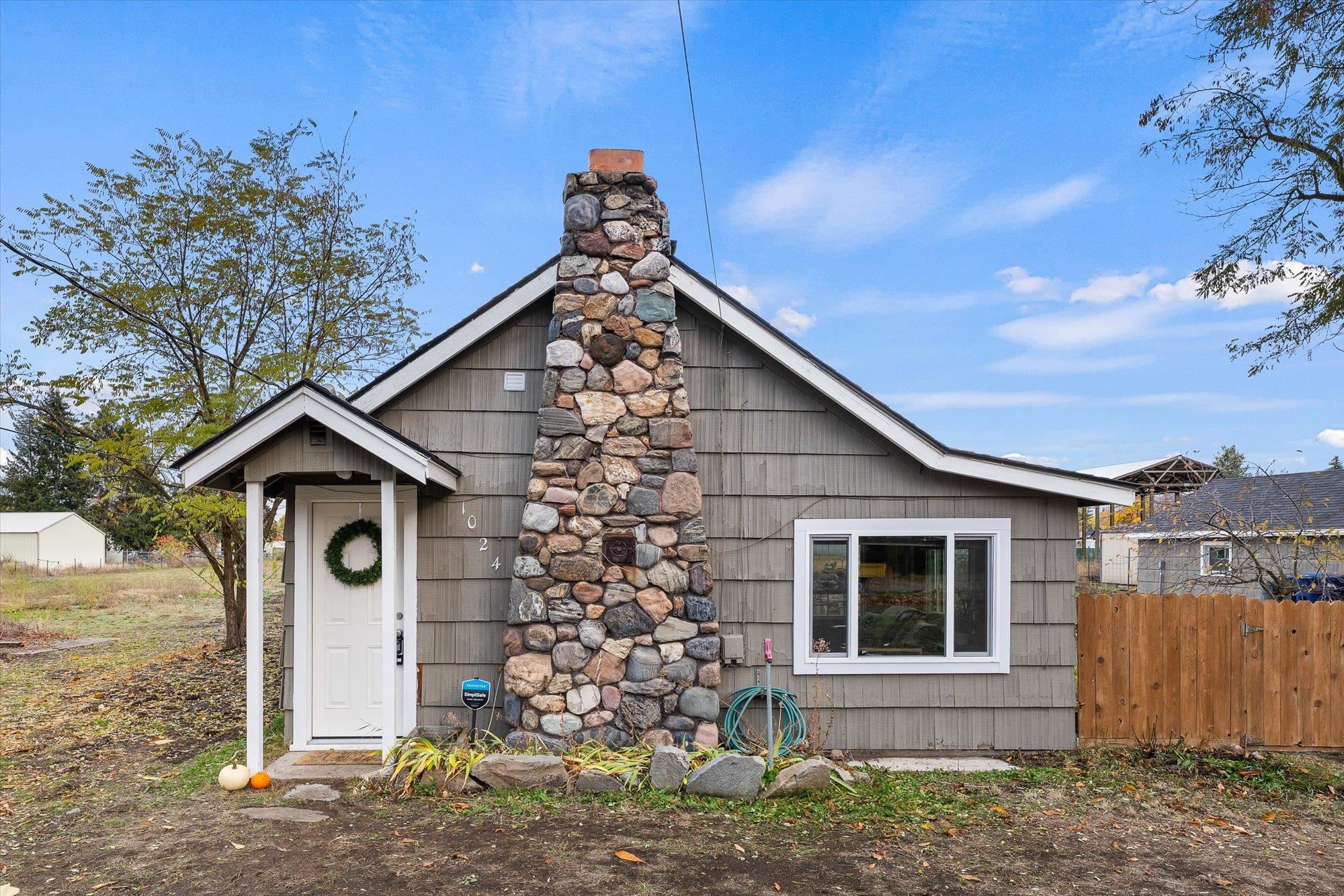 Homes for sale in Spokane Valley, WA | 1024 N Woodruff Rd, Spokane Valley, WA 99206 | MLS# 202526581