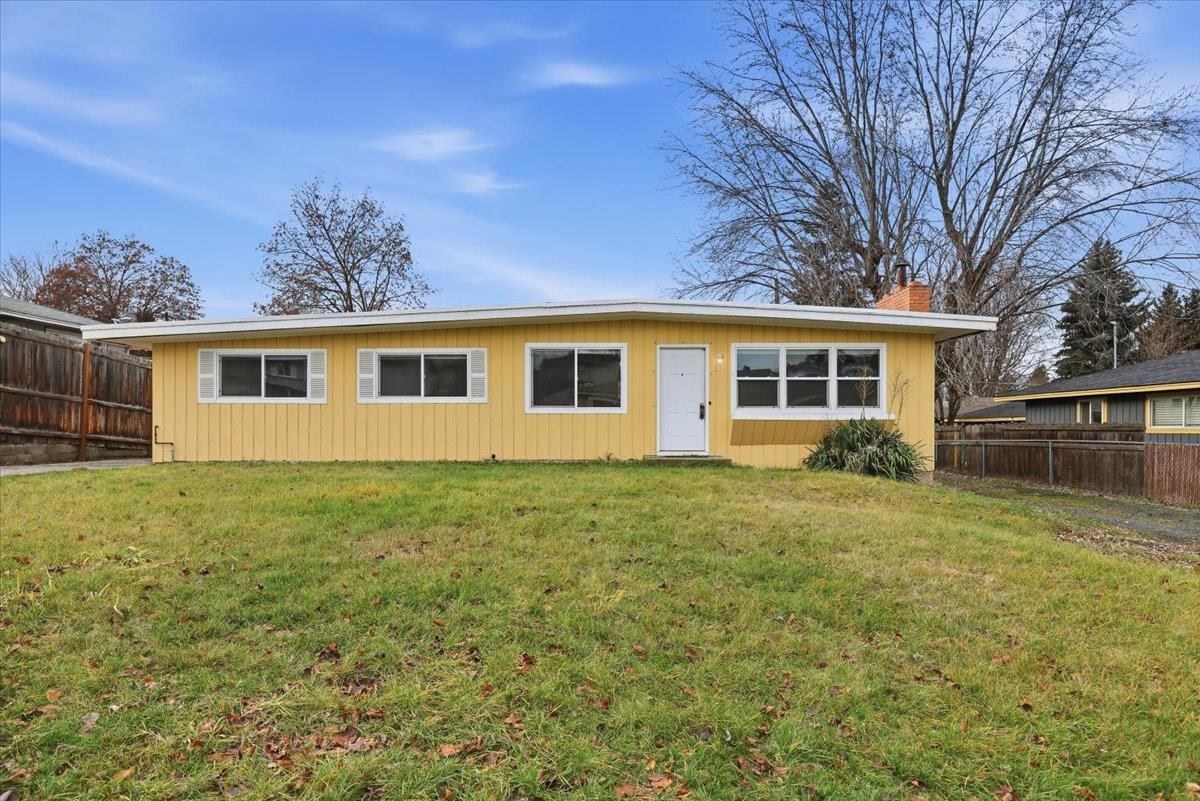 Homes for sale in Spokane Valley, WA | 1219 N Lewis Rd, Spokane Valley, WA 99212 | MLS# 202527574