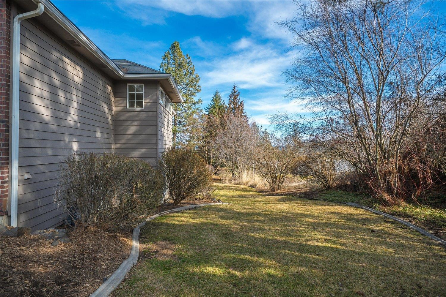 2nd image of 7010 N East Bluff Ct, Spokane, WA 99208 | MLS# 202612718