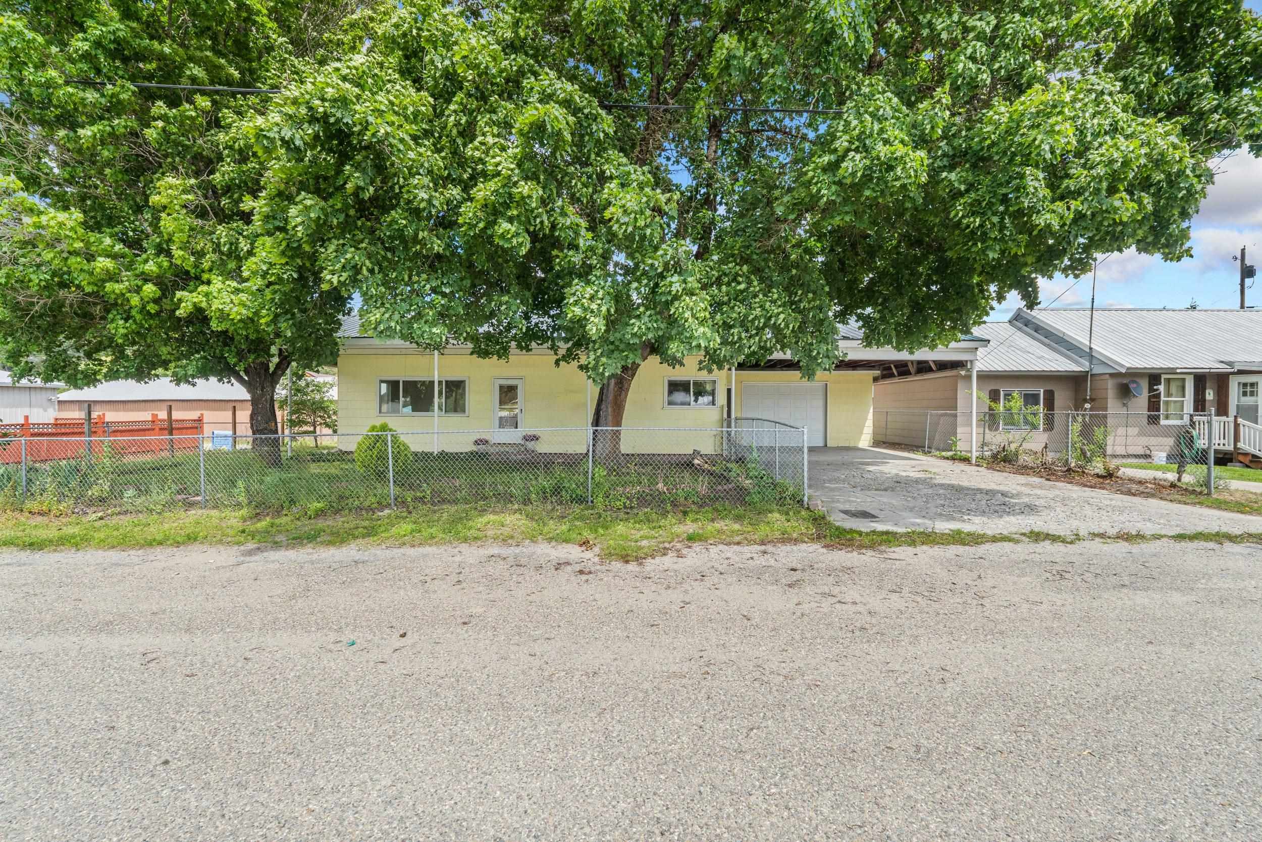 Homes for sale in Metaline, WA | 103 Selkirk St, Metaline, WA 99152 | MLS# 202614379