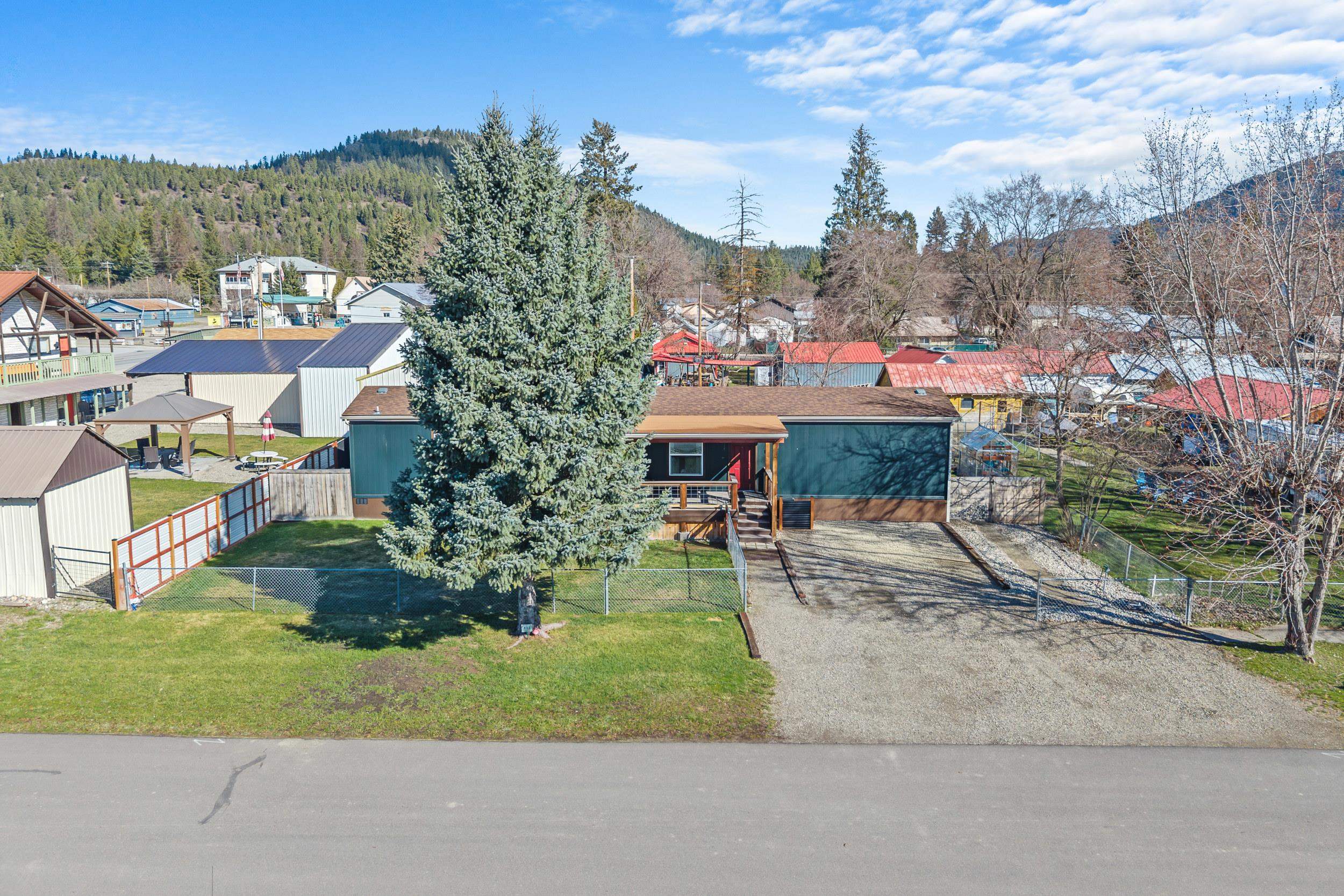 Homes for sale in Ione, WA | 112 Blackwell St, Ione, WA 99139 | MLS# 202614480